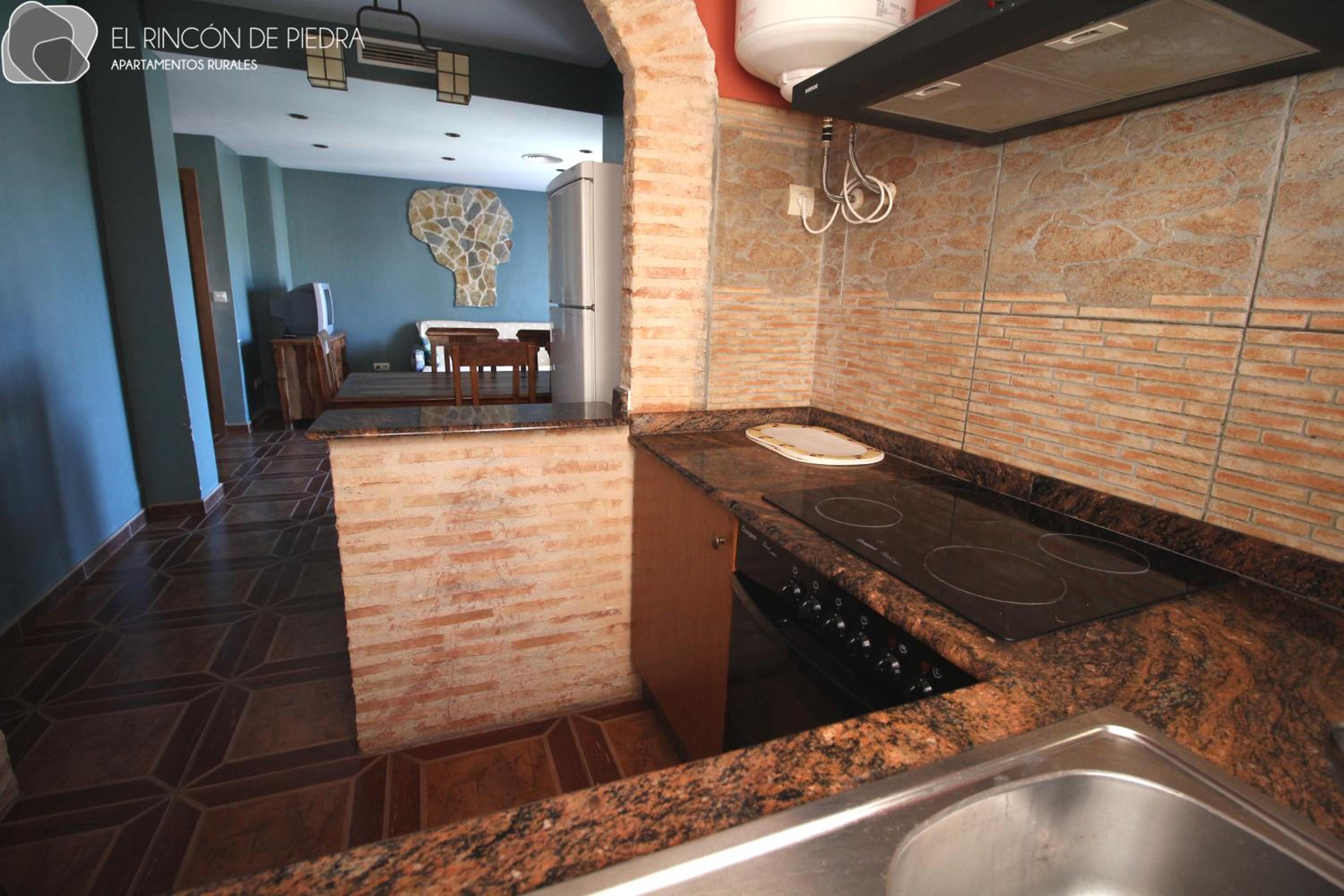 Apartment with Mountain View - Photo 21