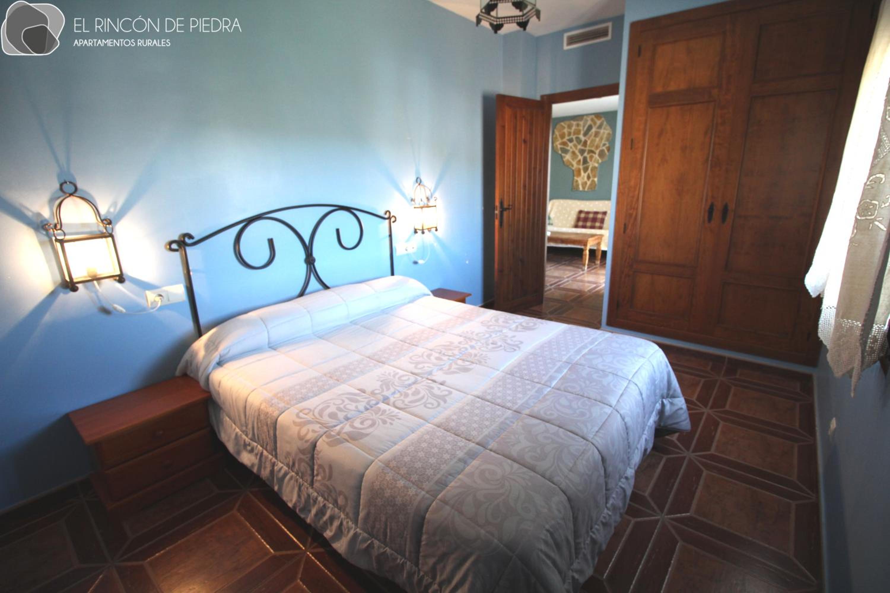 Apartment with Mountain View - Photo 15