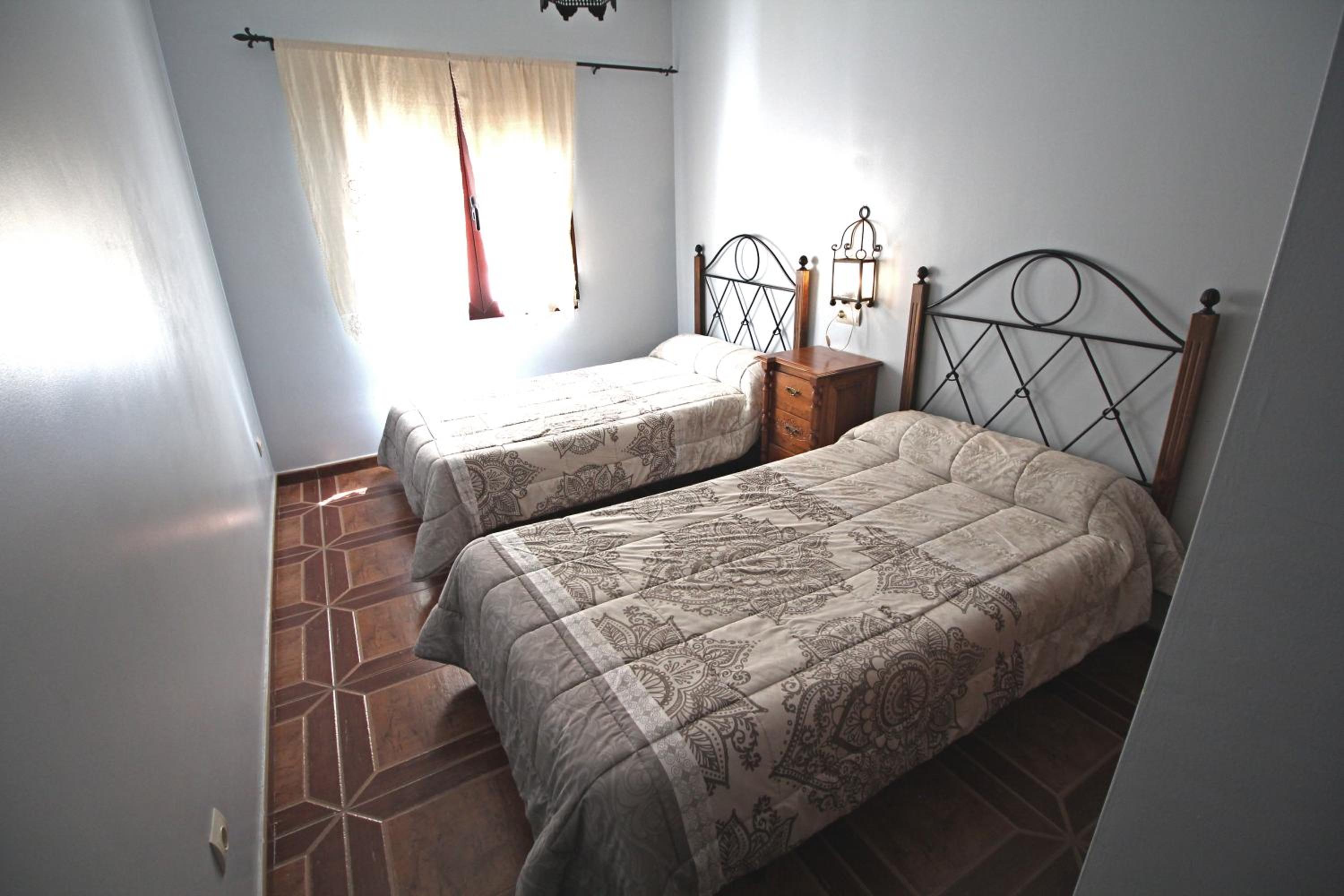 Apartment with Mountain View - Photo 17