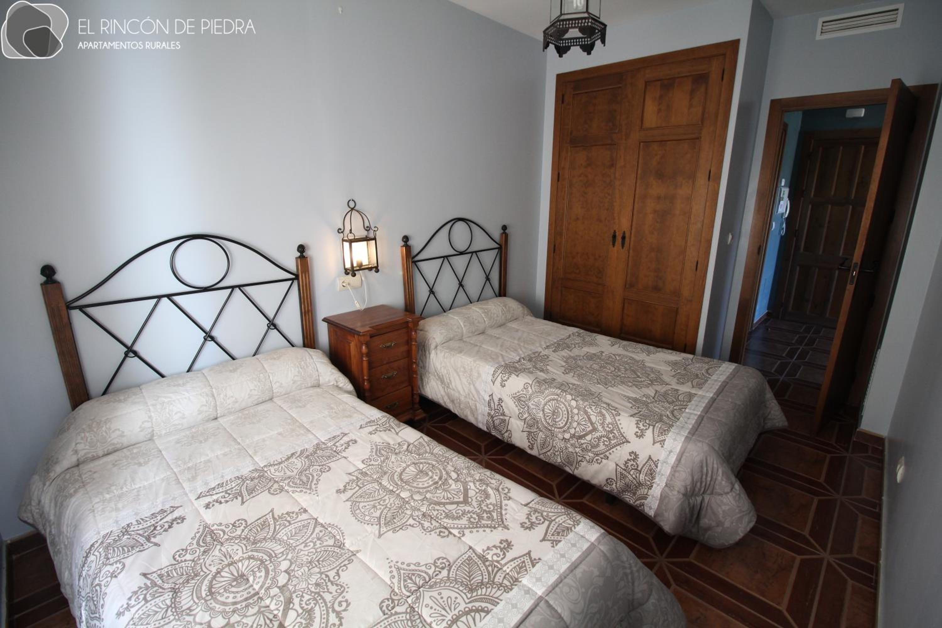 Apartment with Mountain View - Photo 18
