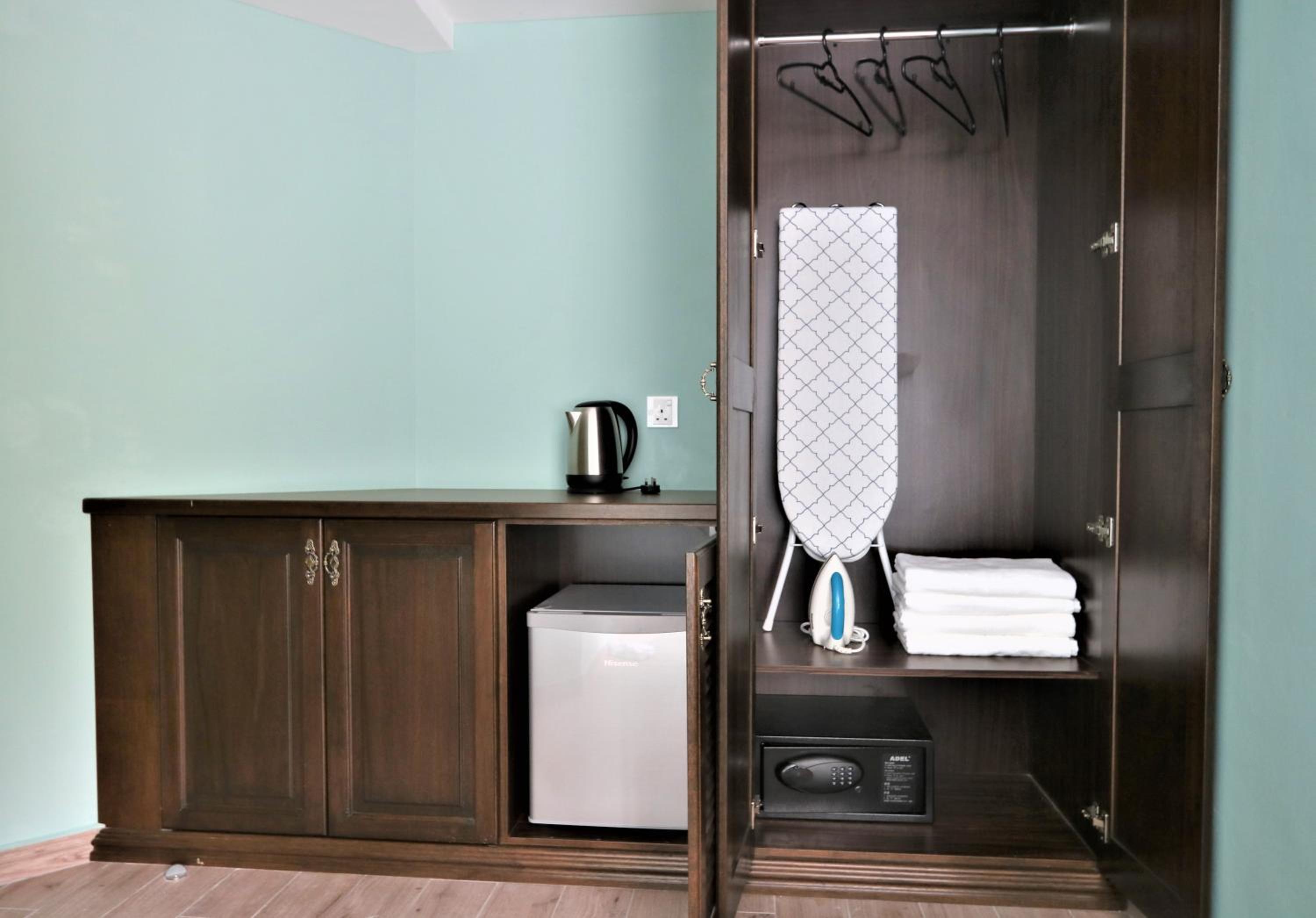 Family Room - Photo 4
