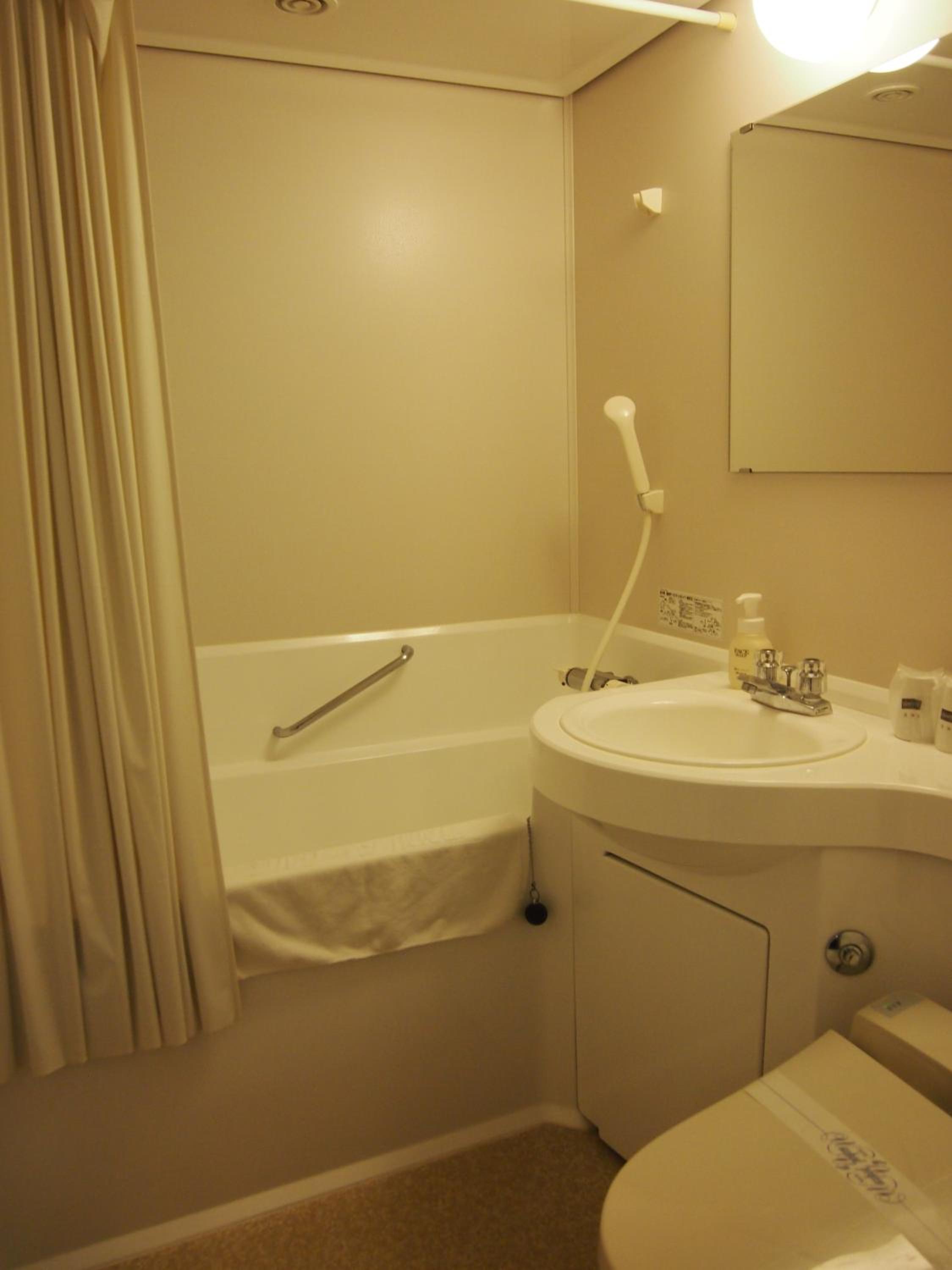 Twin Room - Non-Smoking - Photo 6