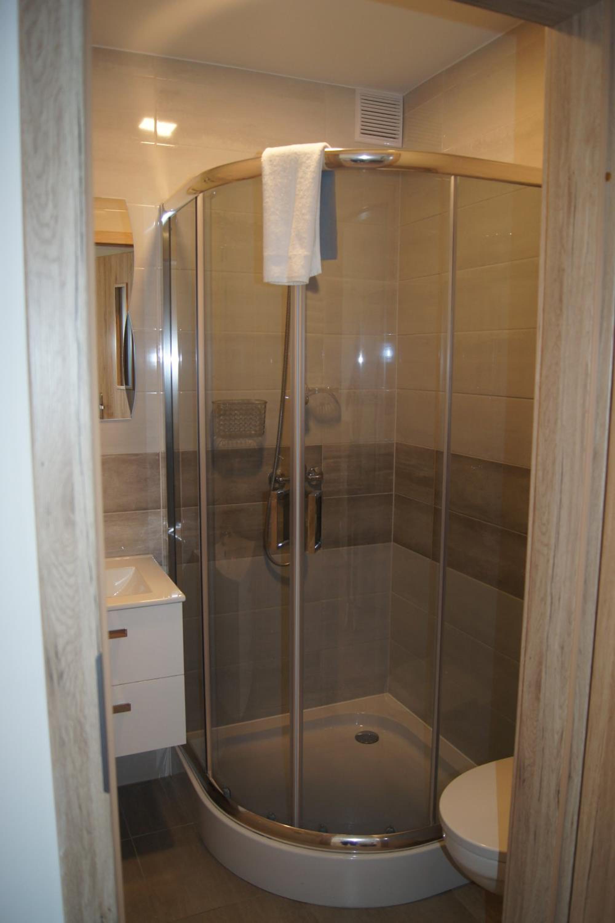 Double Room - Photo 11