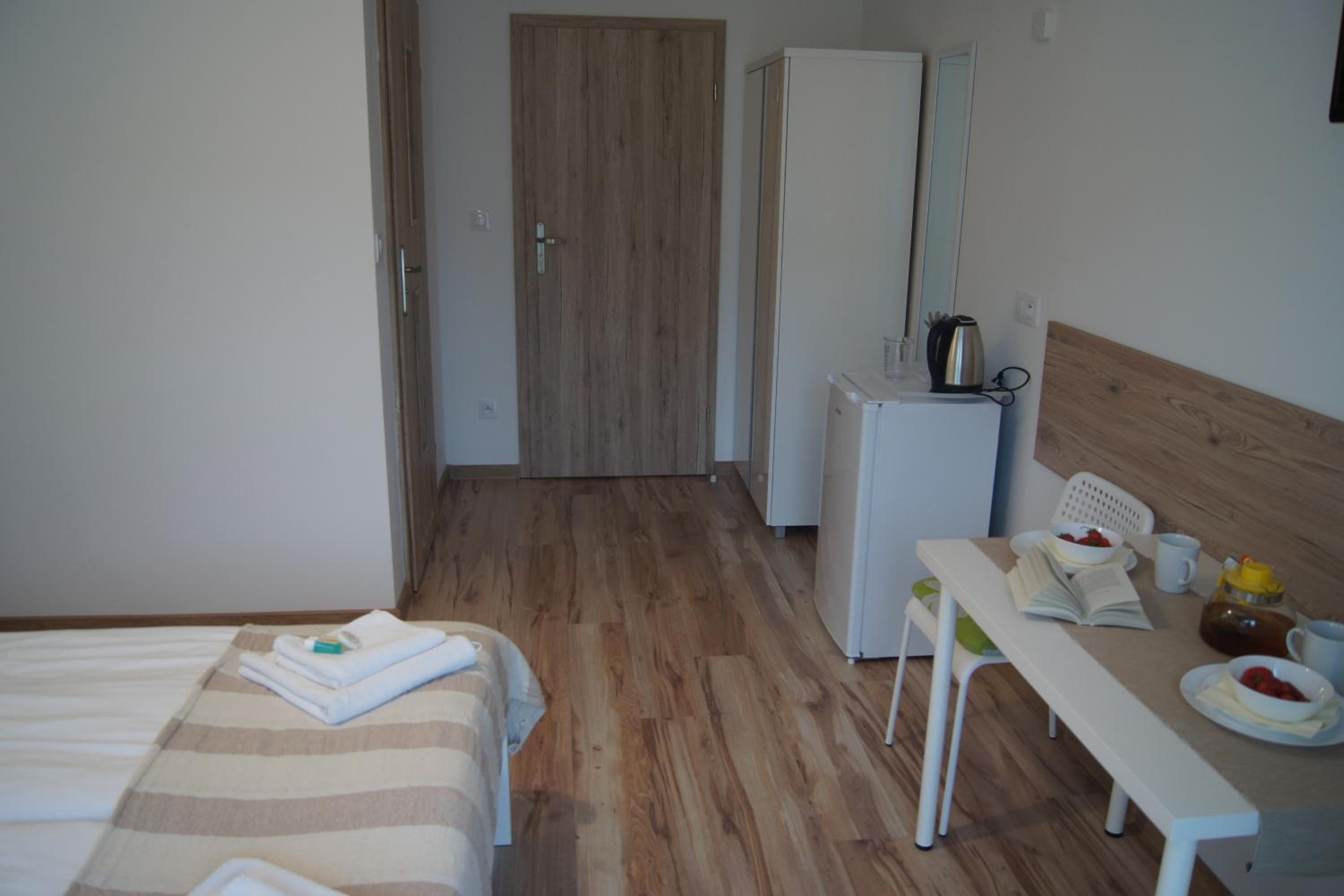 Double Room - Photo 9