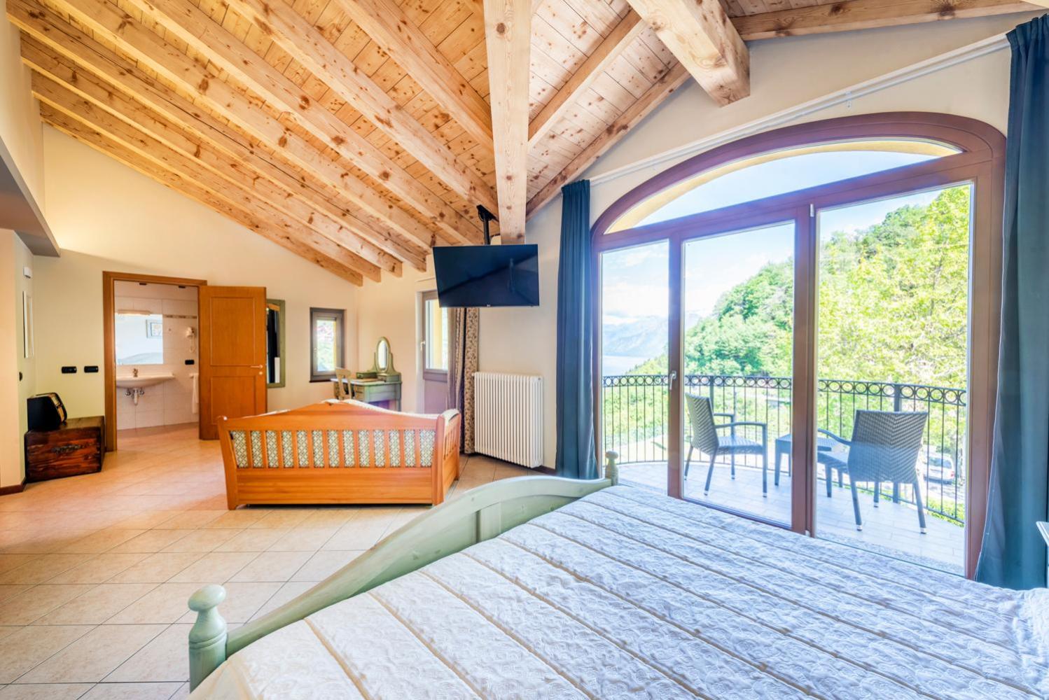 Suite with Balcony - Photo 1