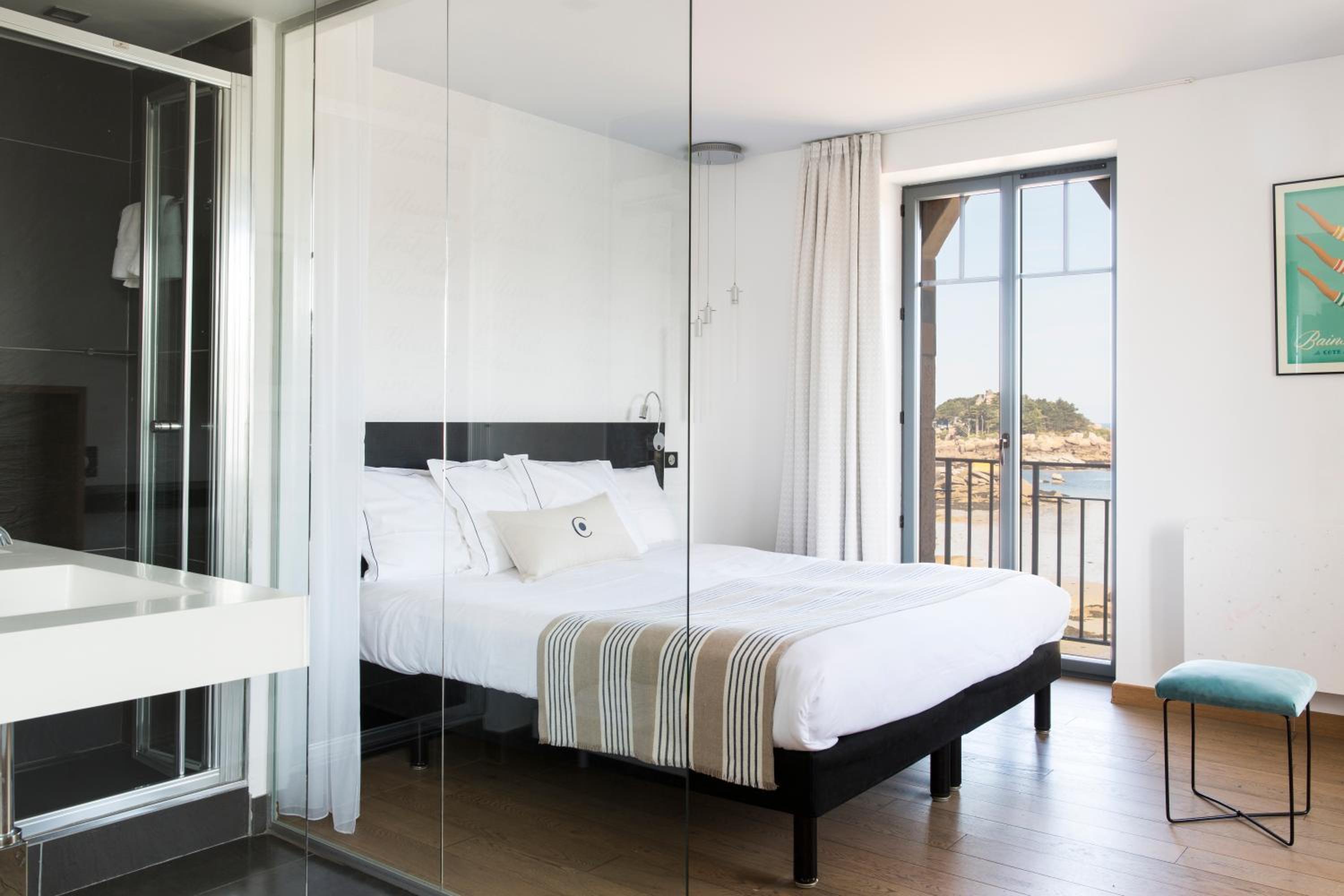 Deluxe Double Room with Sea View - Photo 5