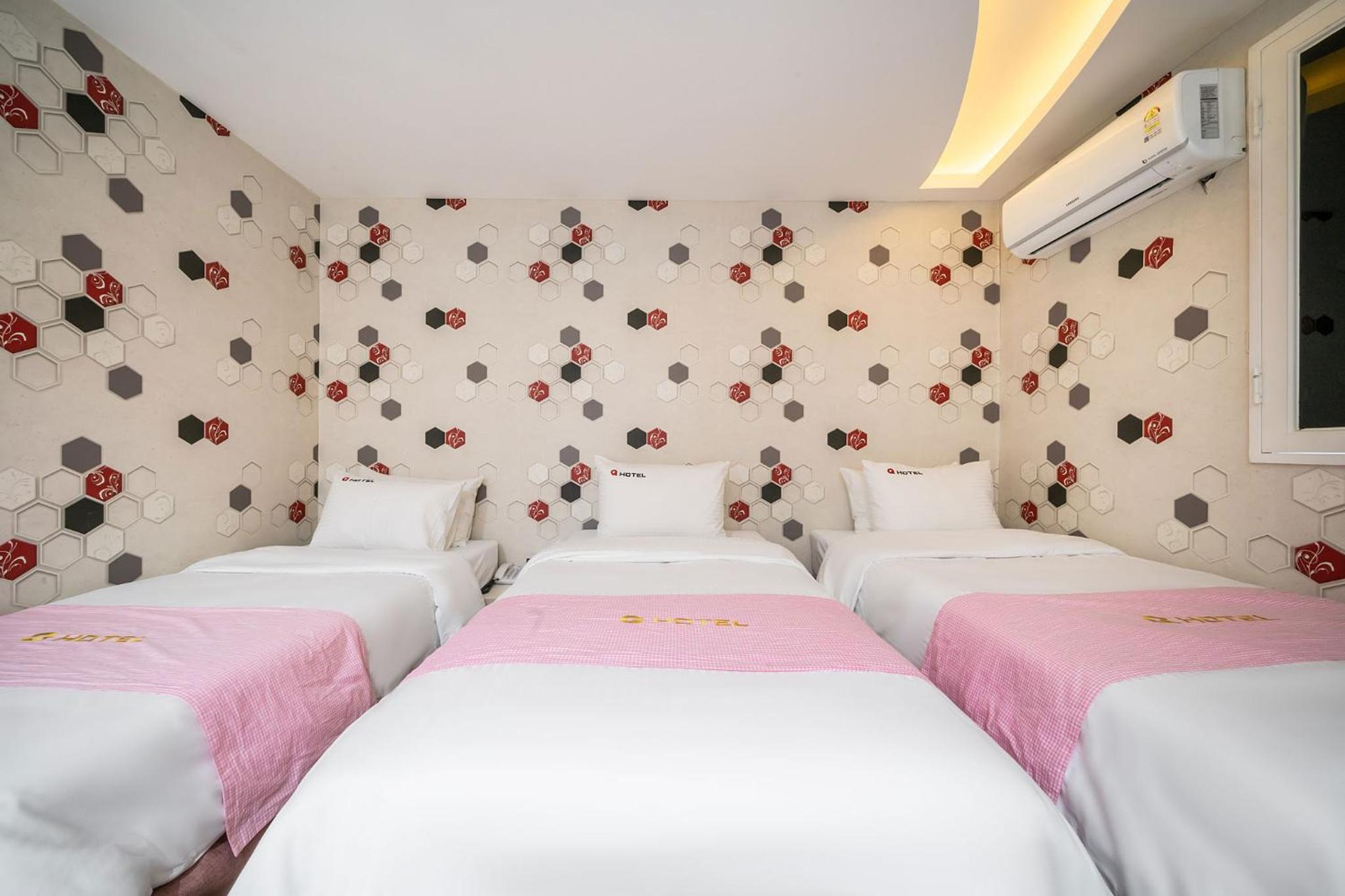 Superior Triple Room photo 2