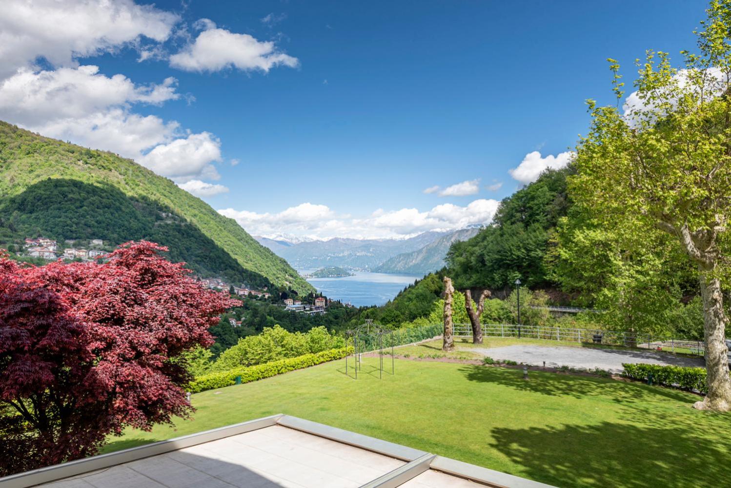 Double Room with Lake View - Photo 2