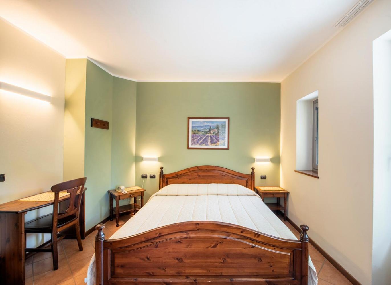 Double Room - Photo 6