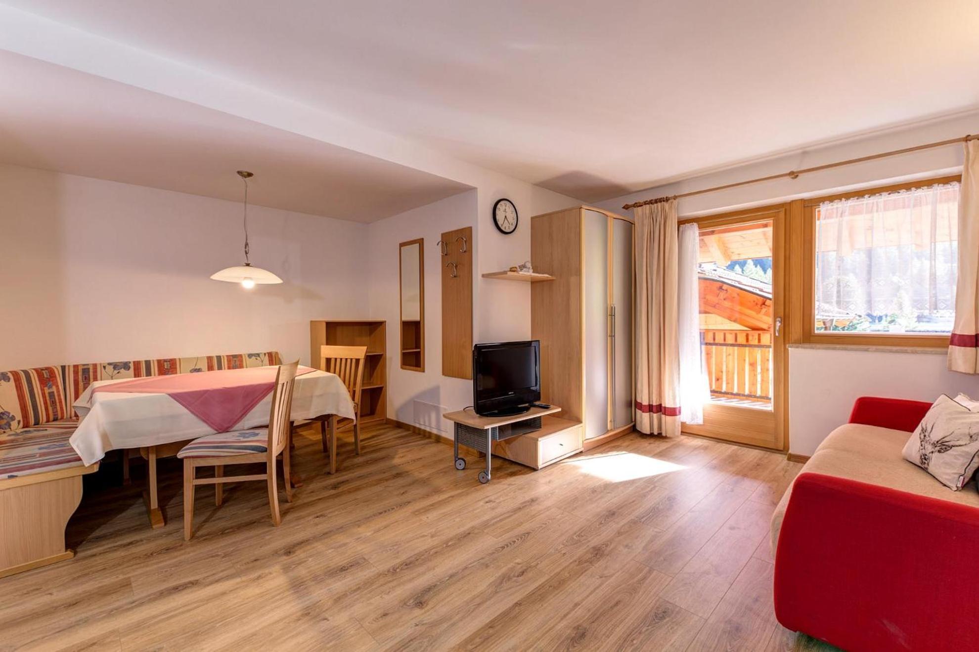 Apartment with Balcony photo 1