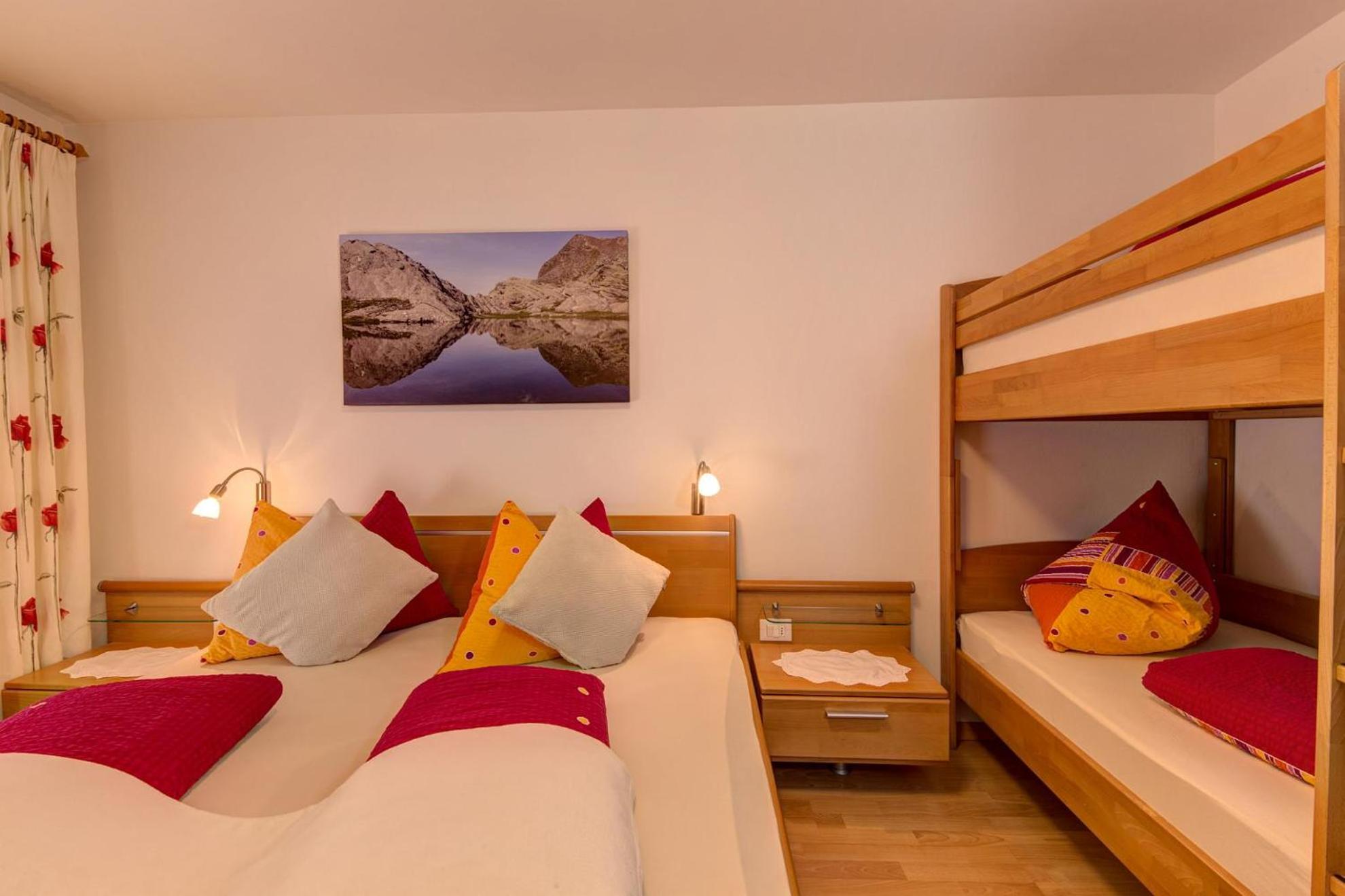 Apartment with Mountain View photo 1