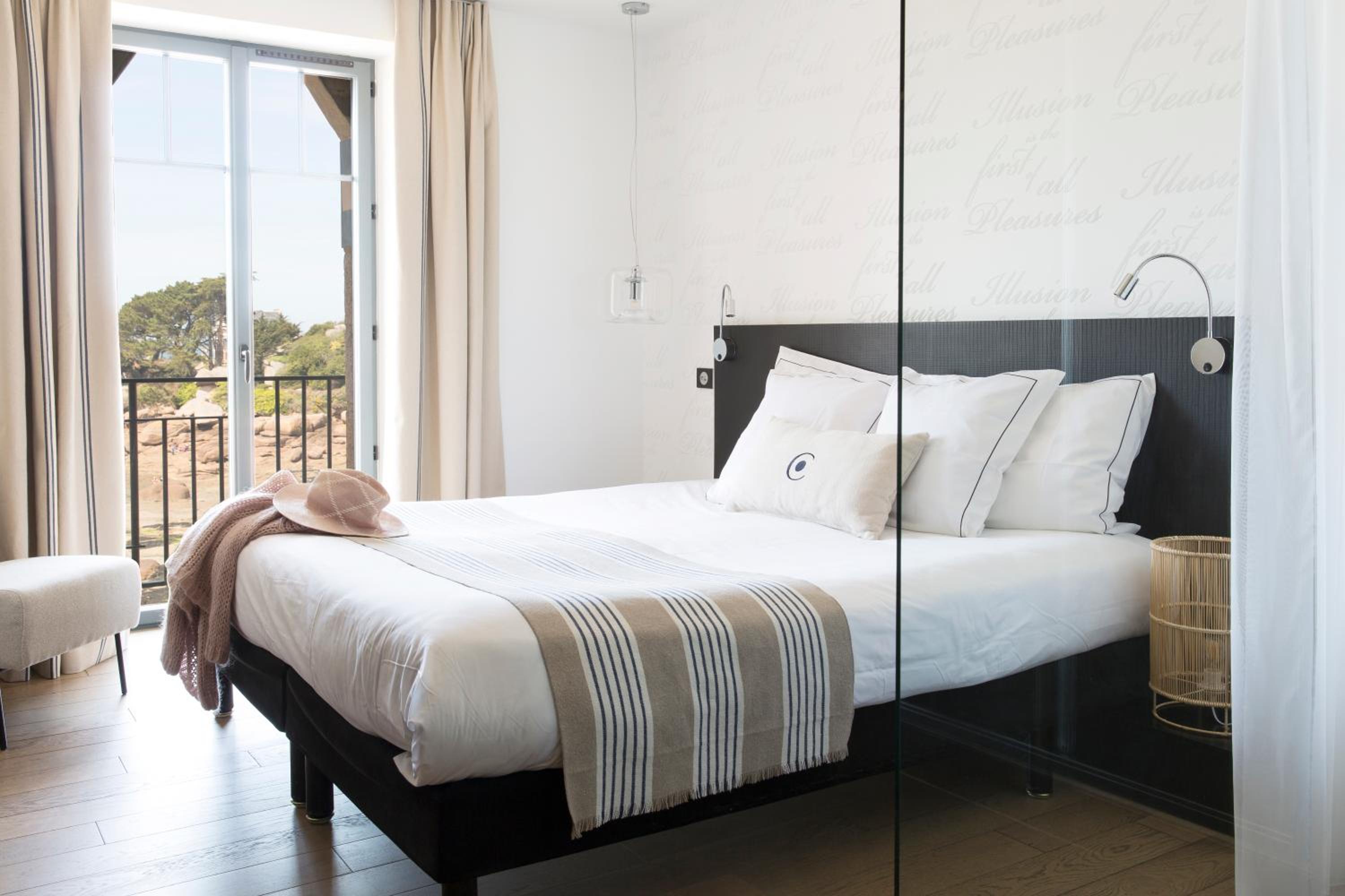 Premium Double Room with Sea View - Photo 4