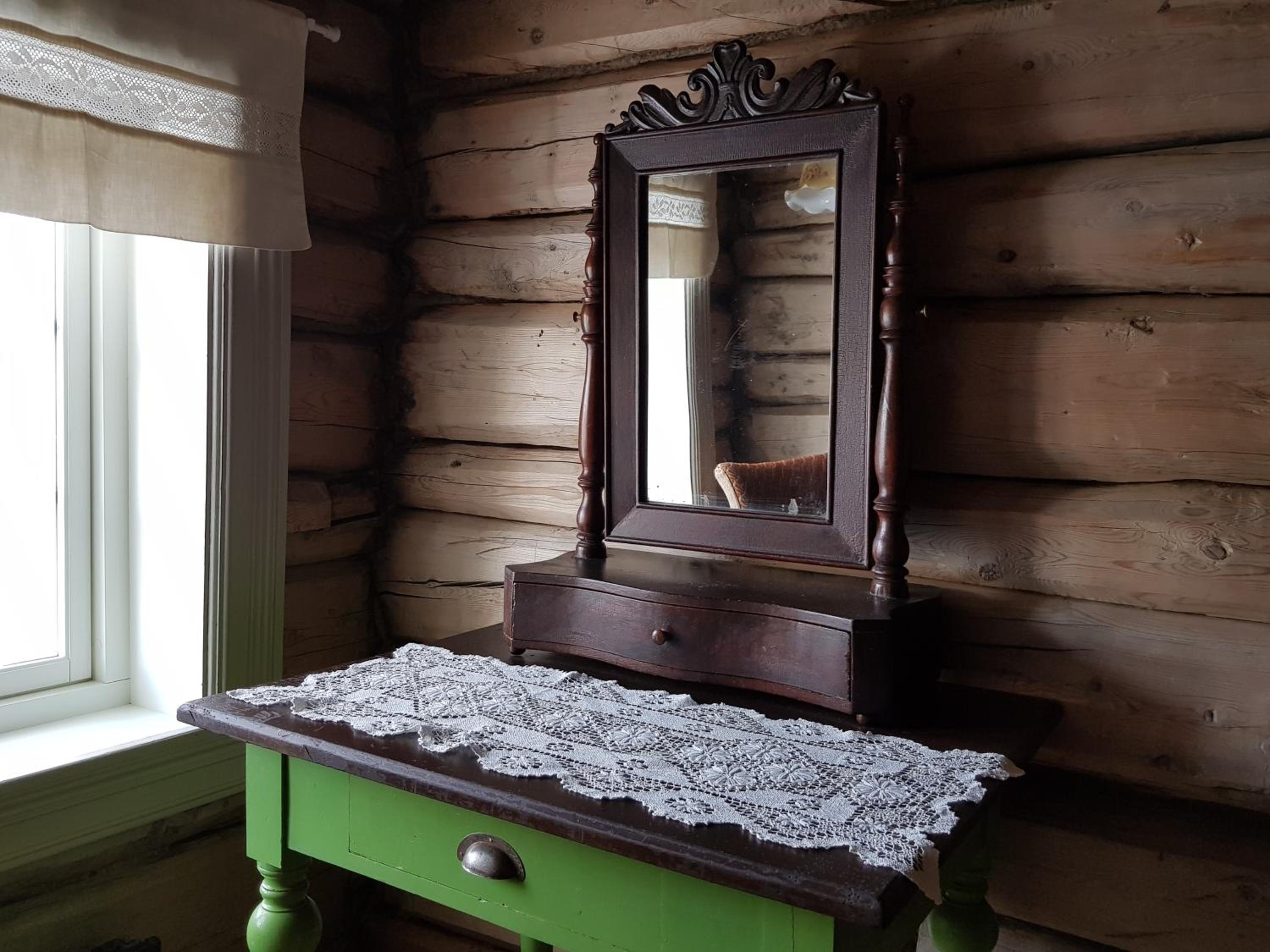 Four-Bedroom House - Photo 14