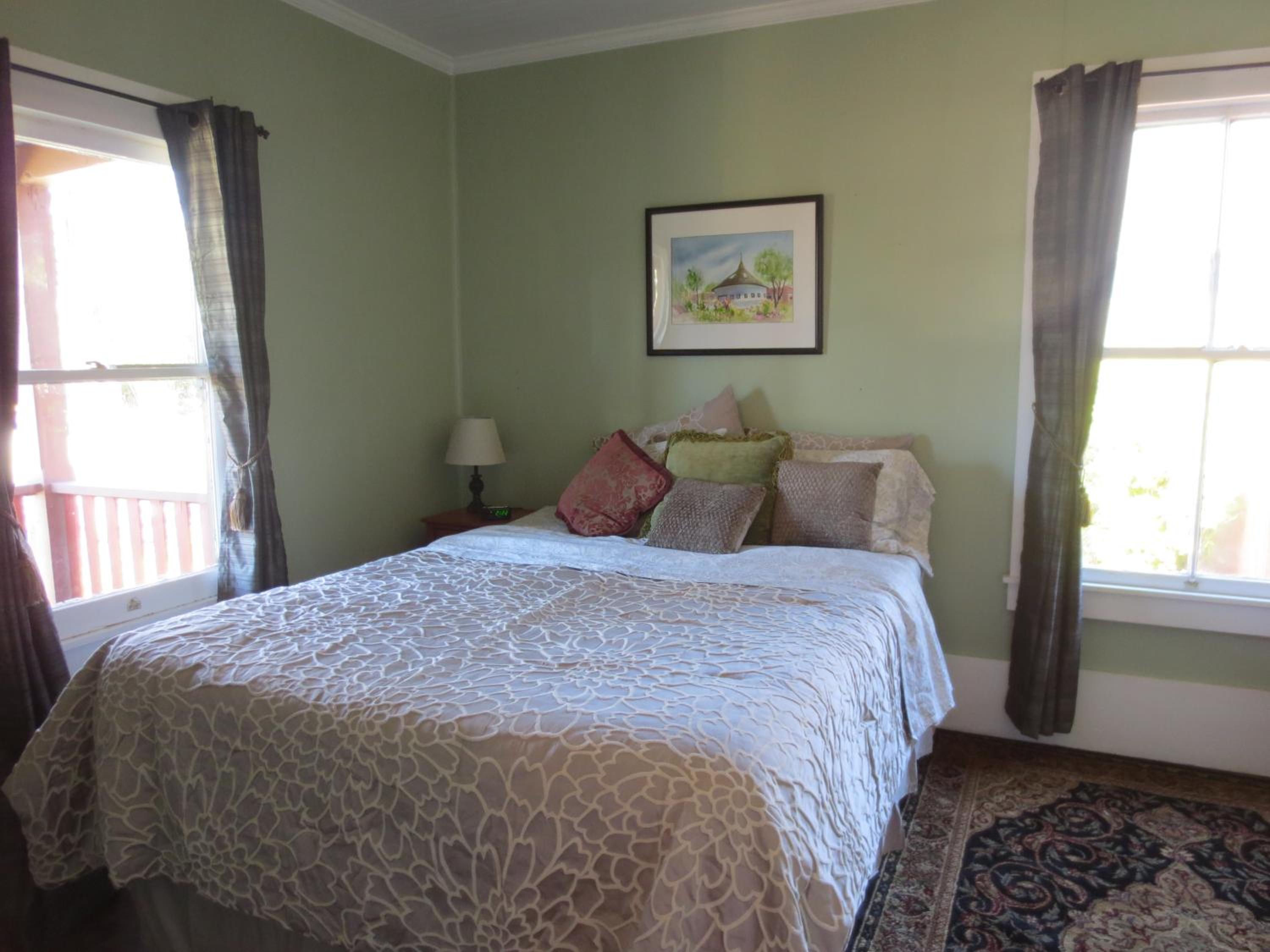 Two-Bedroom House photo 3