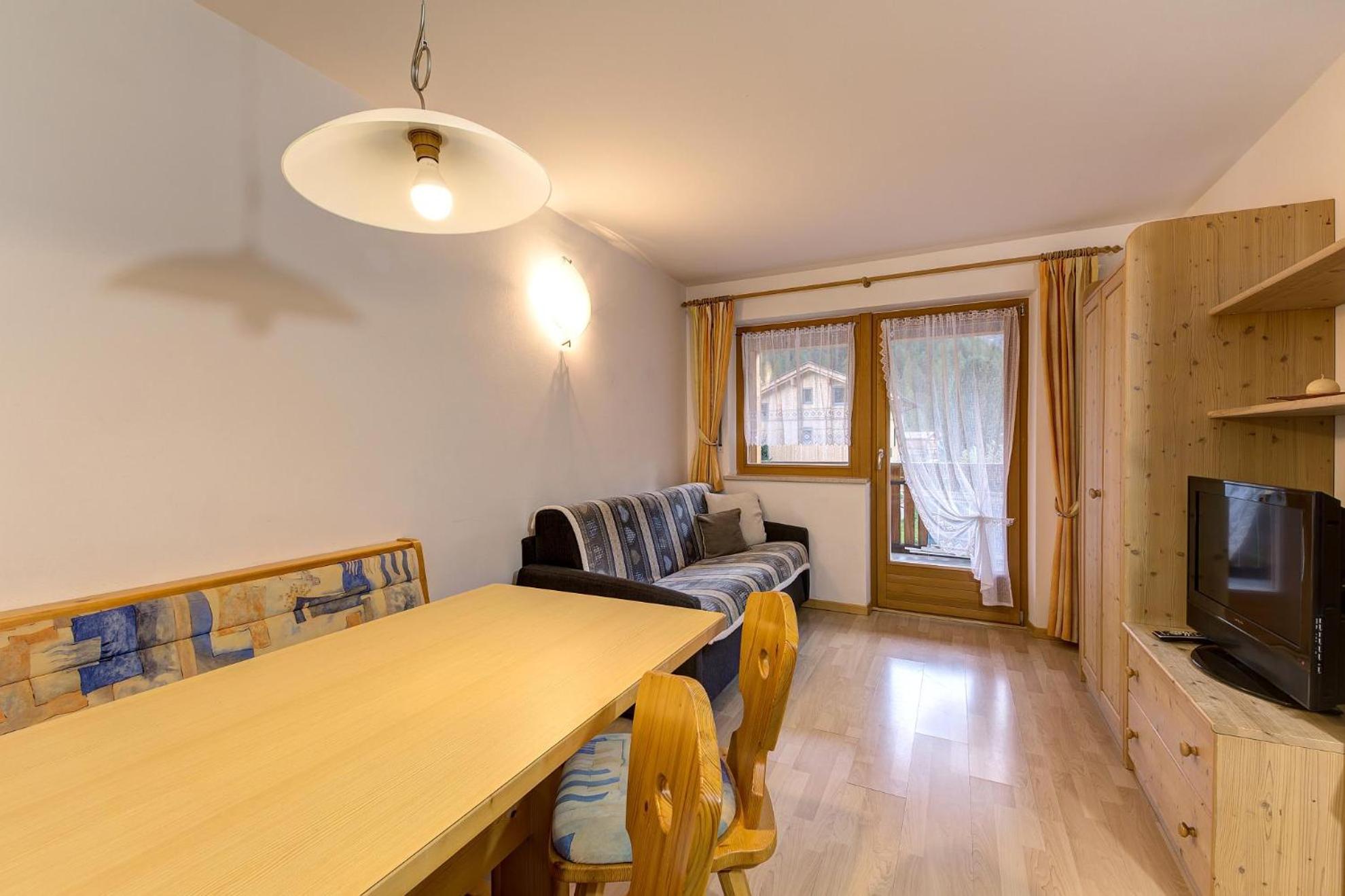 Apartment with Balcony photo 3