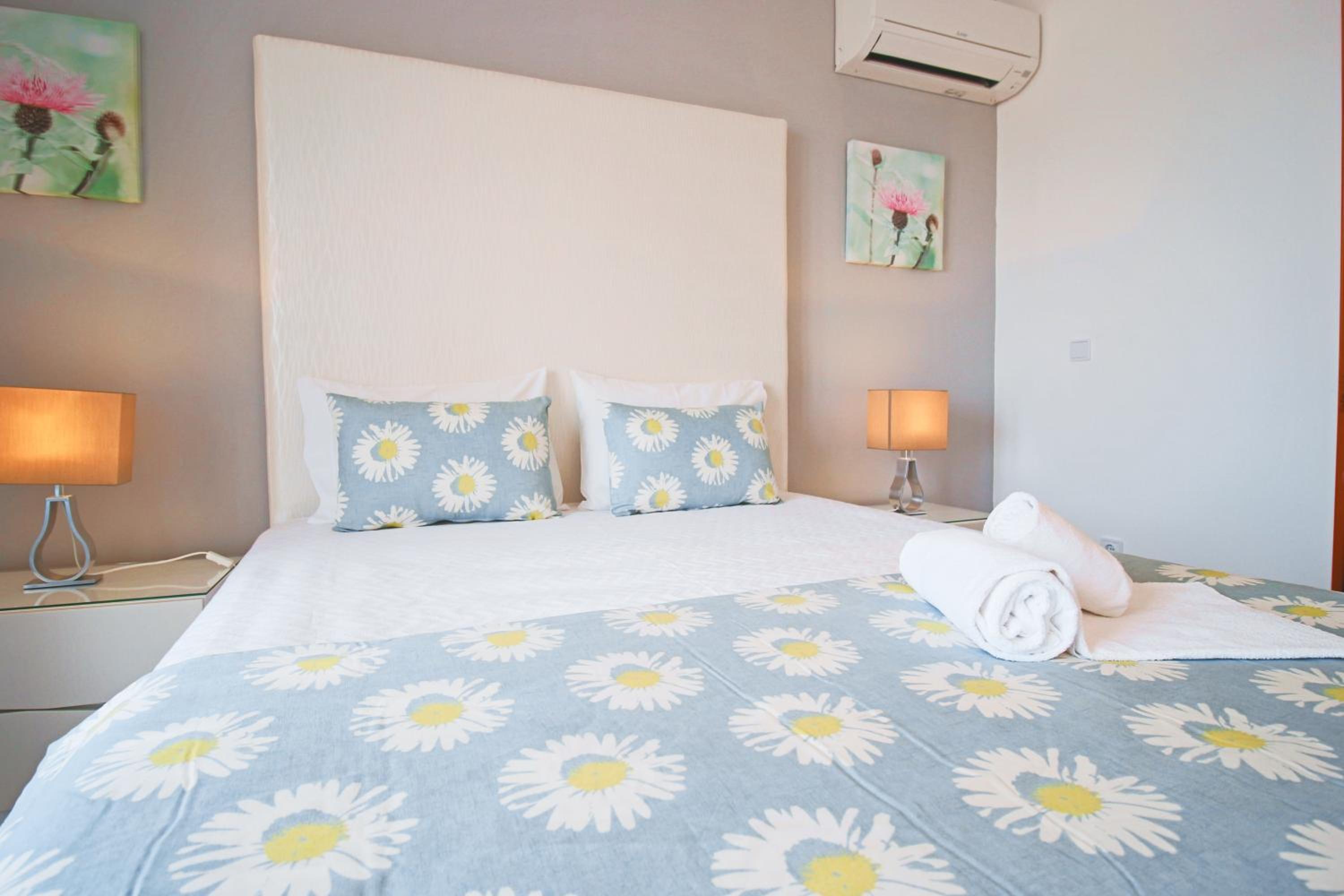 Apartment with Sea View - Photo 4