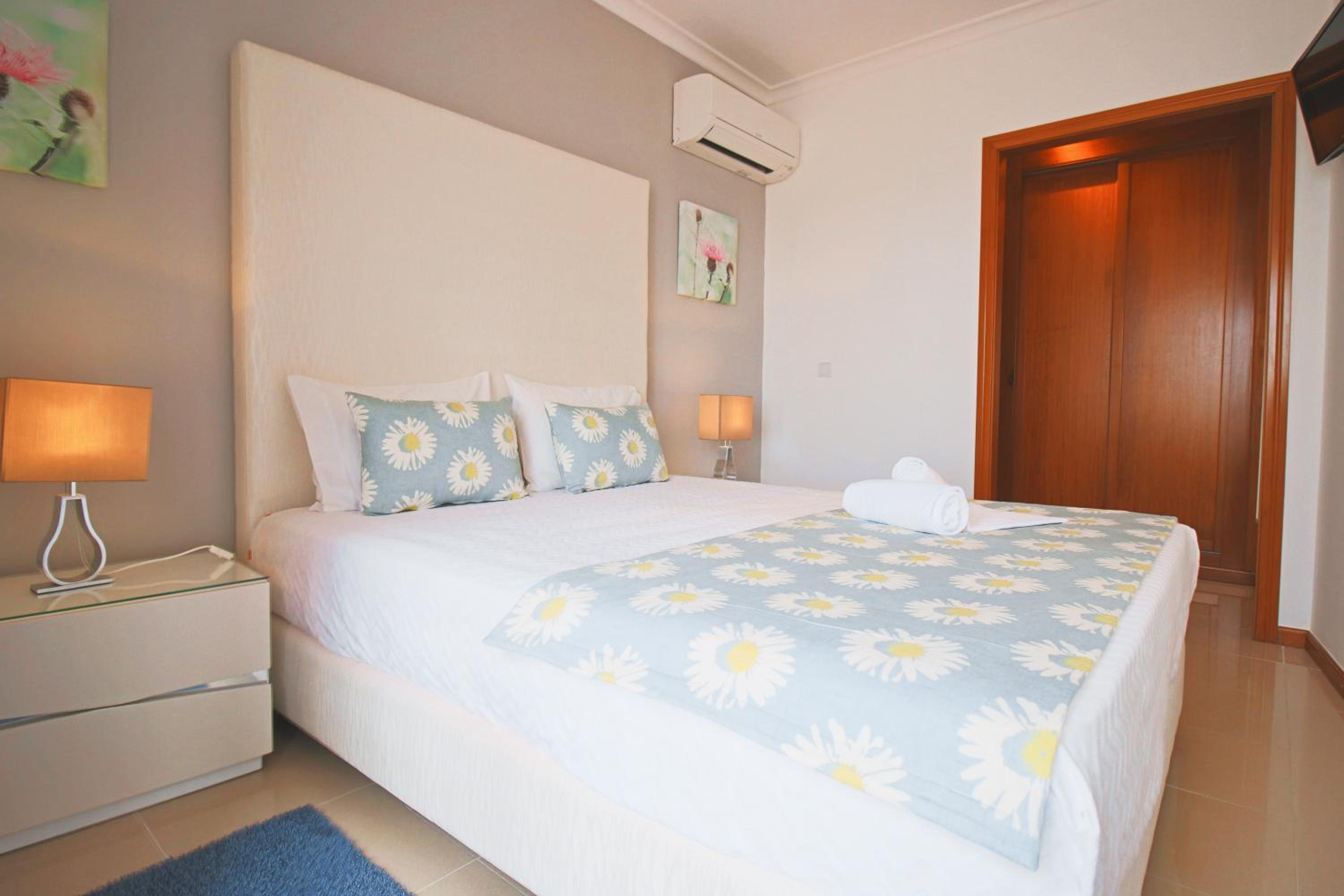 Apartment with Sea View - Photo 1