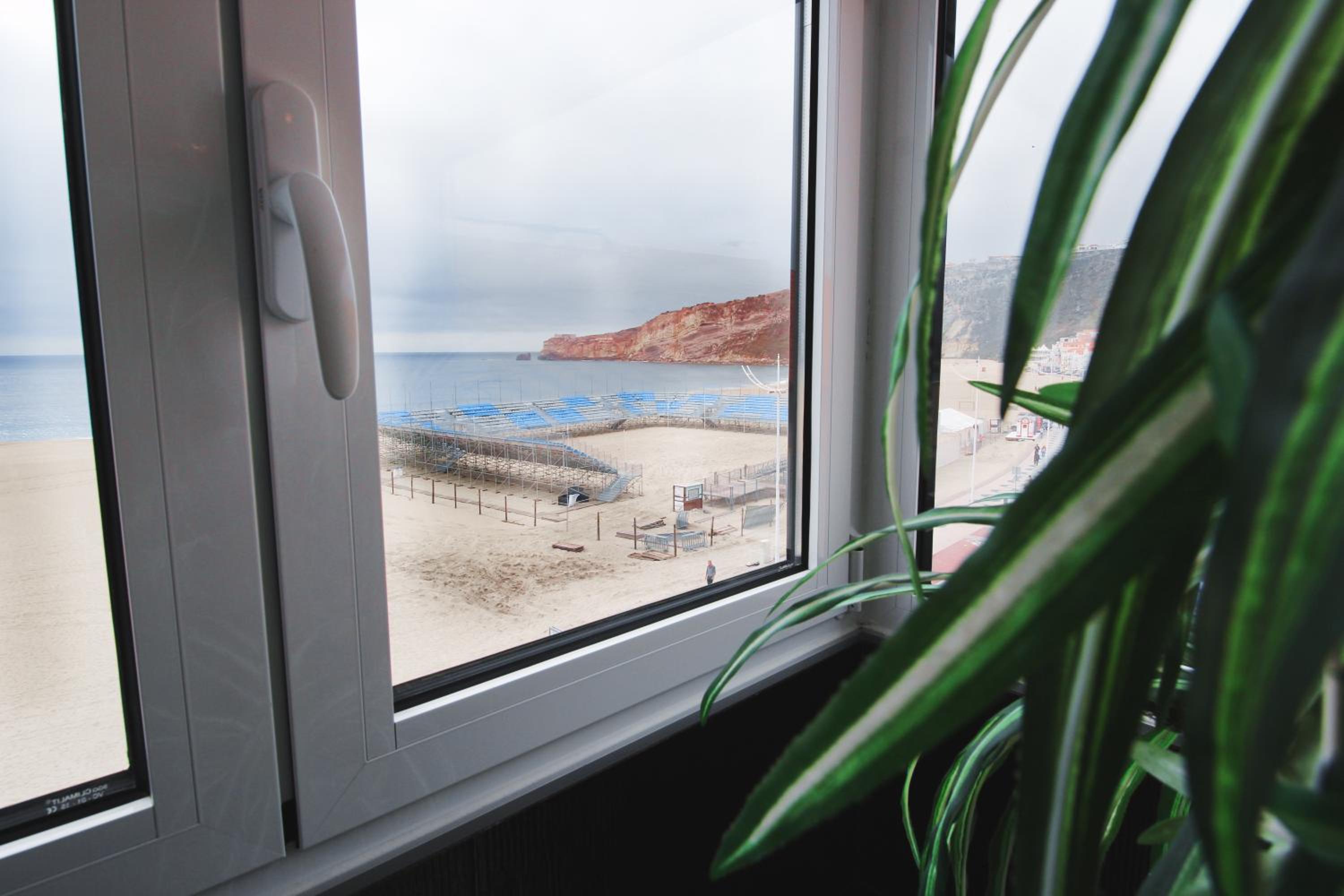 Apartment with Sea View - Photo 8