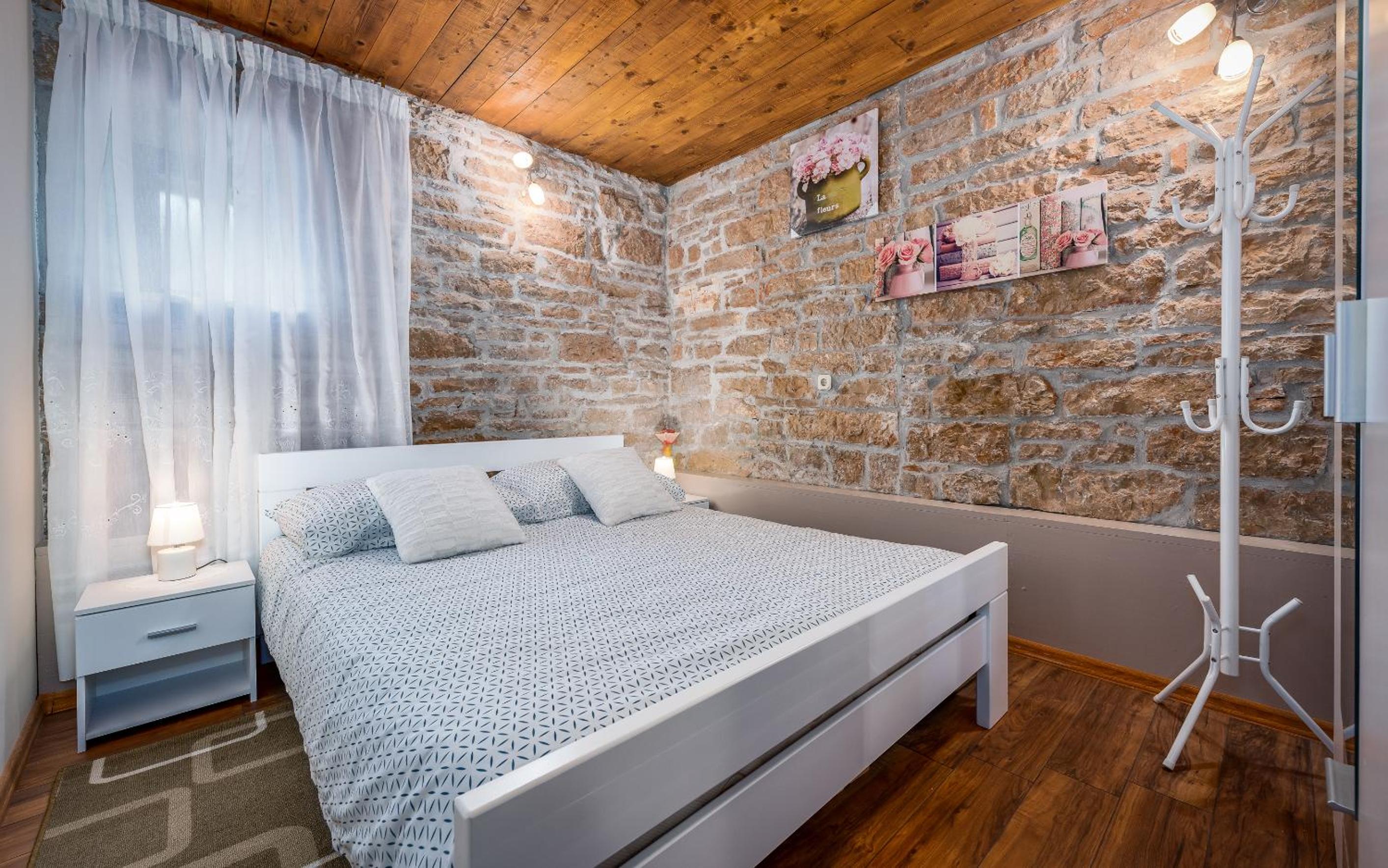 Two-Bedroom Apartment - Photo 3