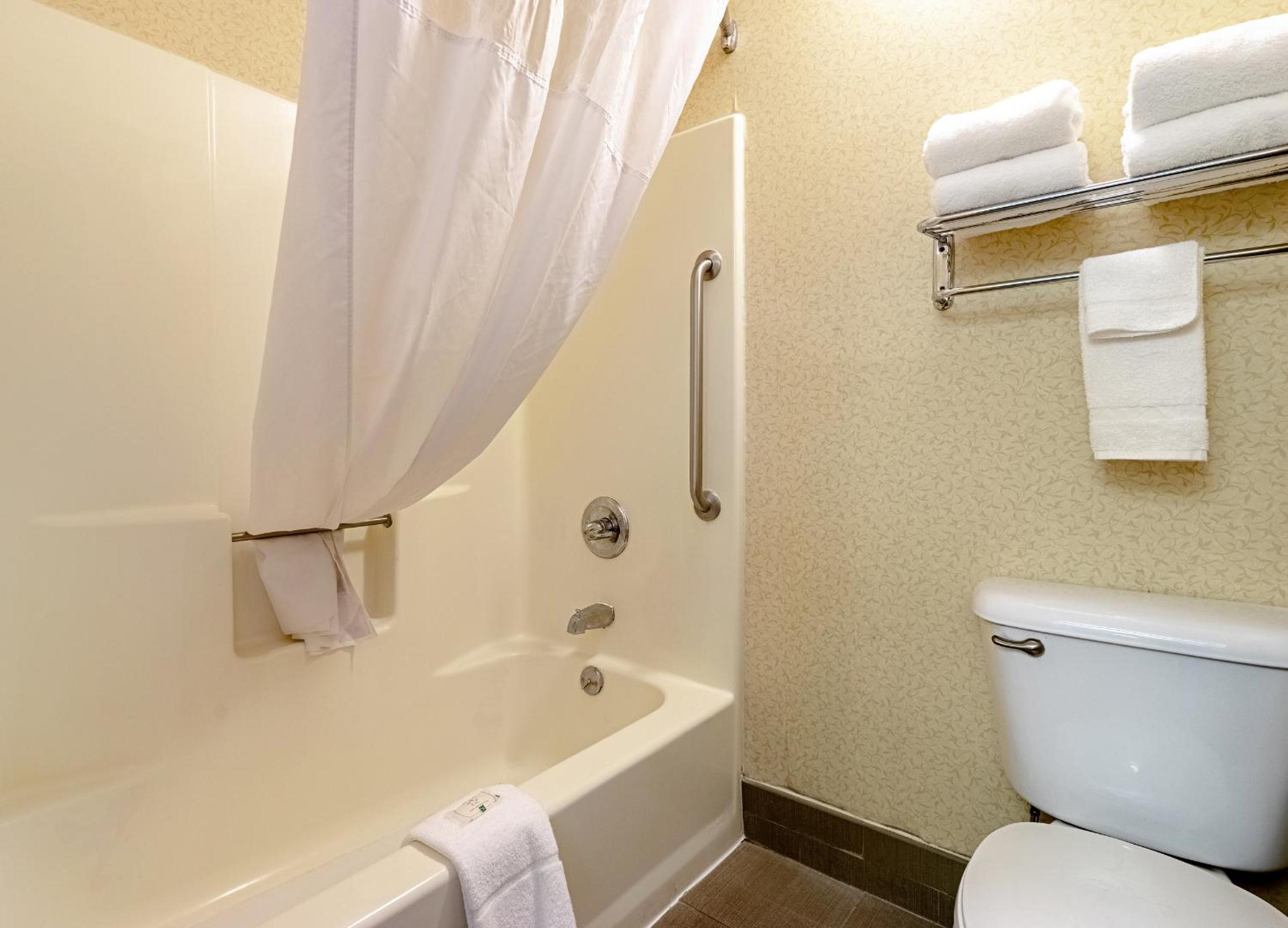 King Suite - Non-Smoking - Photo 12