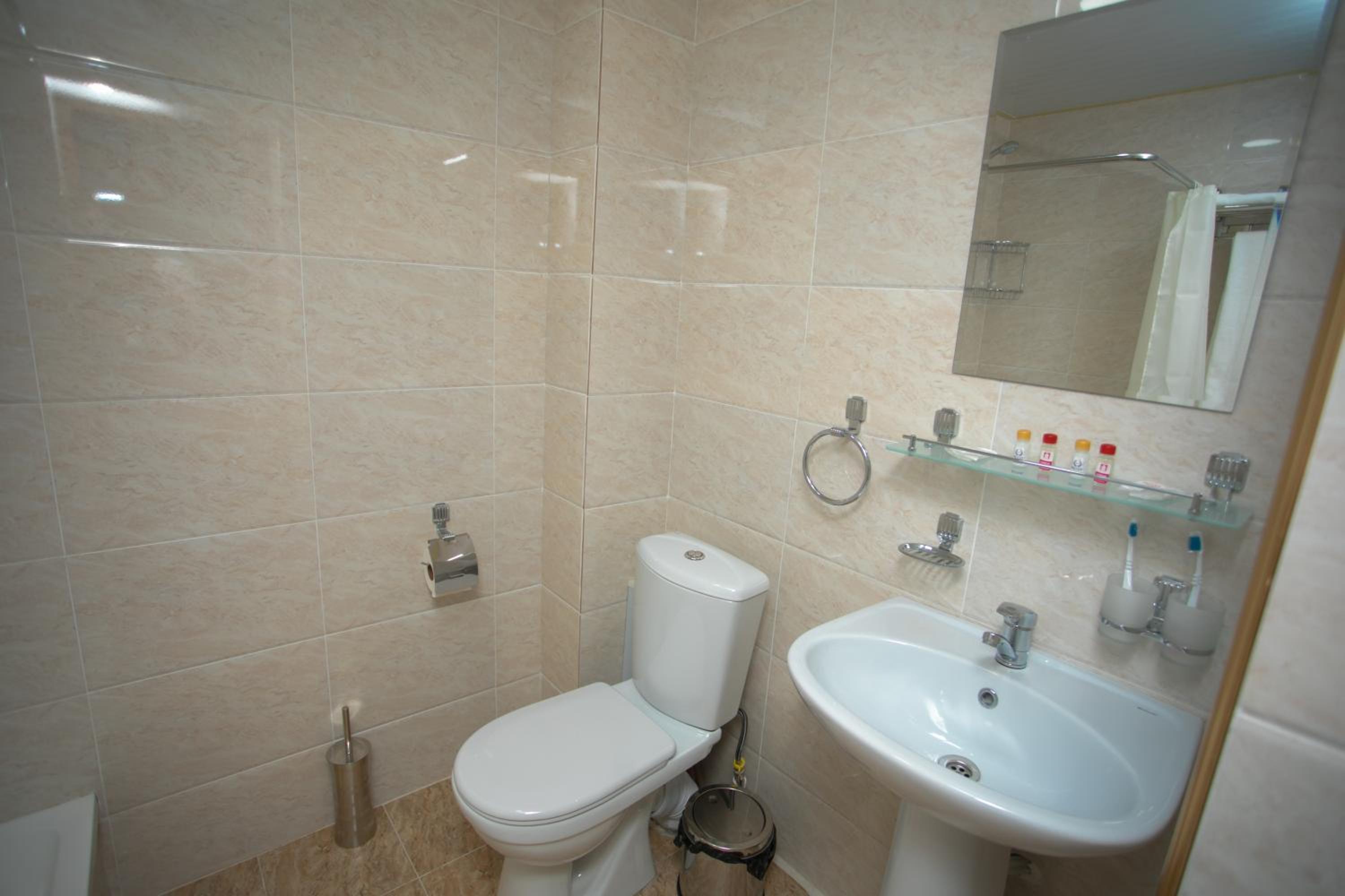 Double or Twin Room with Shower