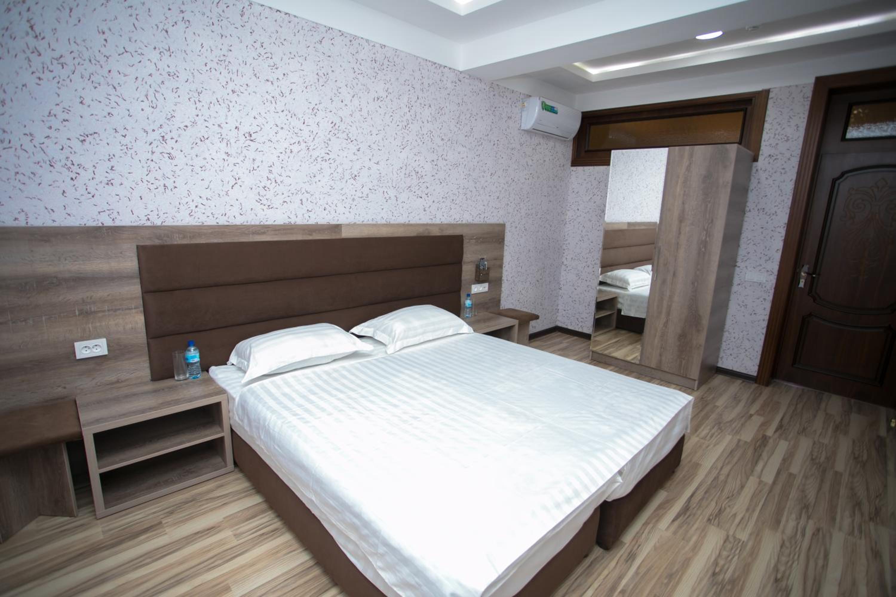 Double or Twin Room with Shower photo 3