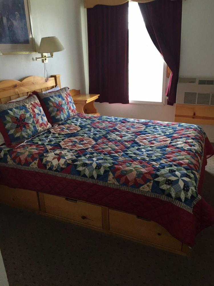 Queen Room photo 1