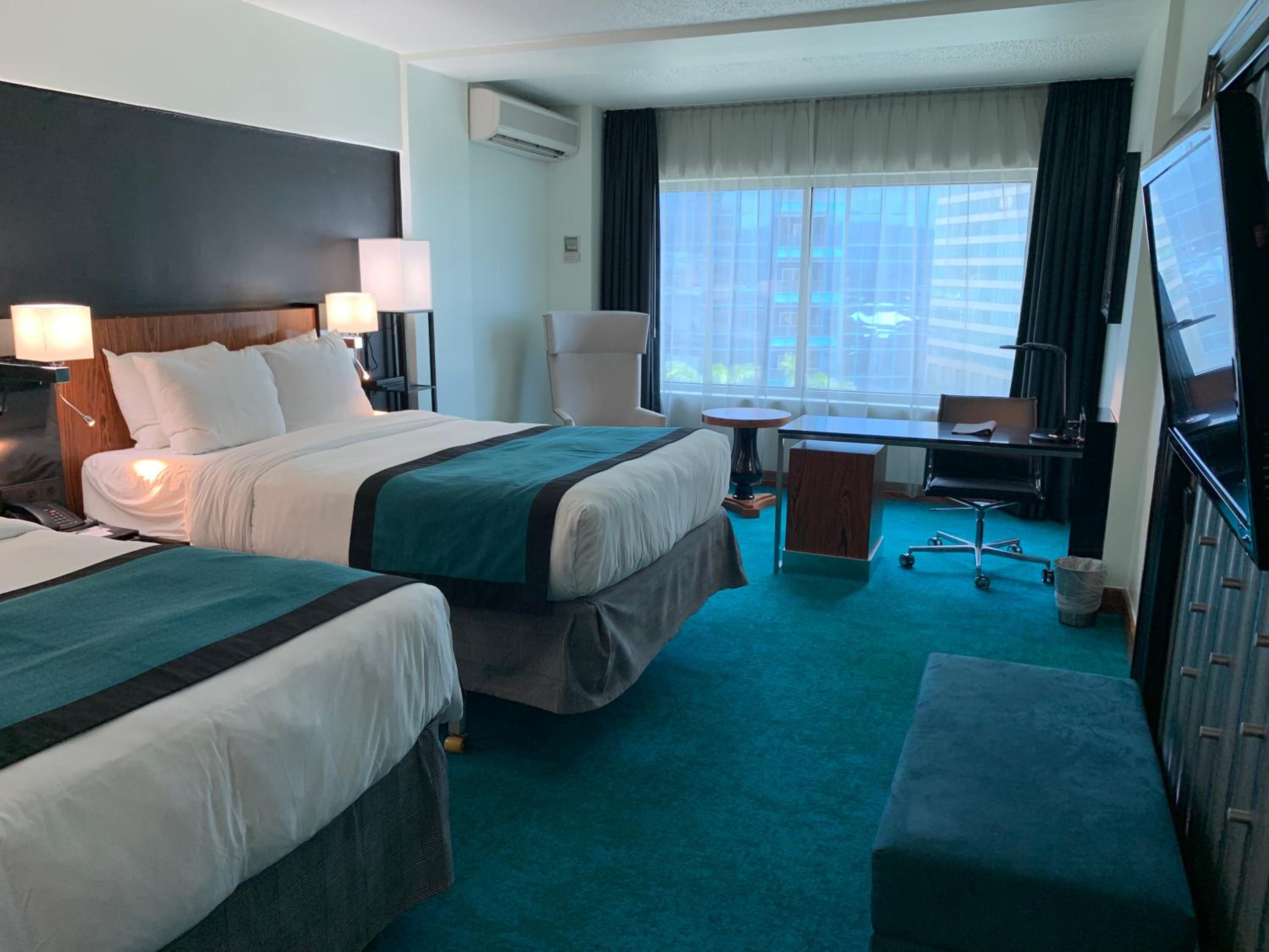 Double Room With Two Double Beds - Photo 8