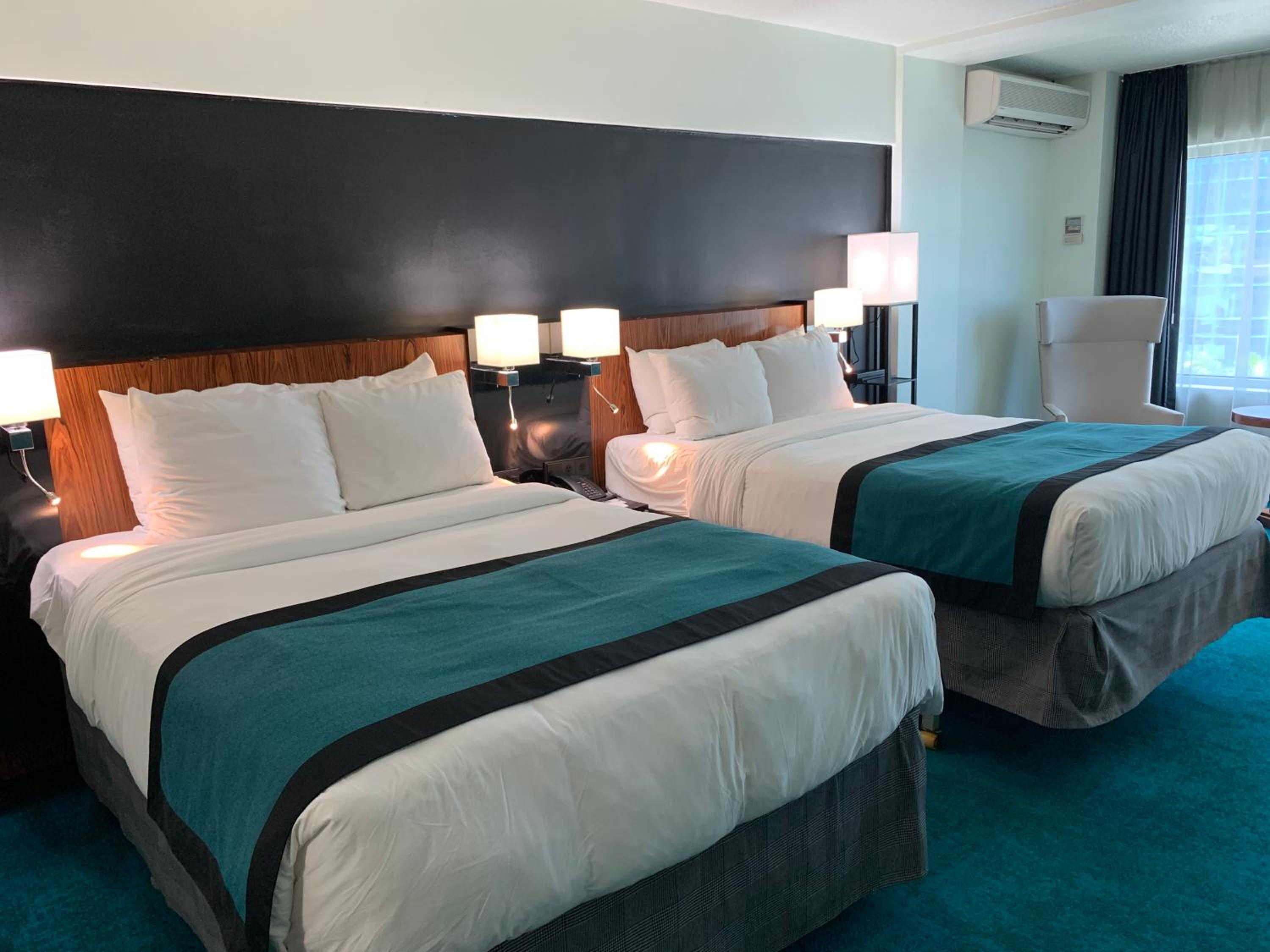 Double Room With Two Double Beds - Photo 9