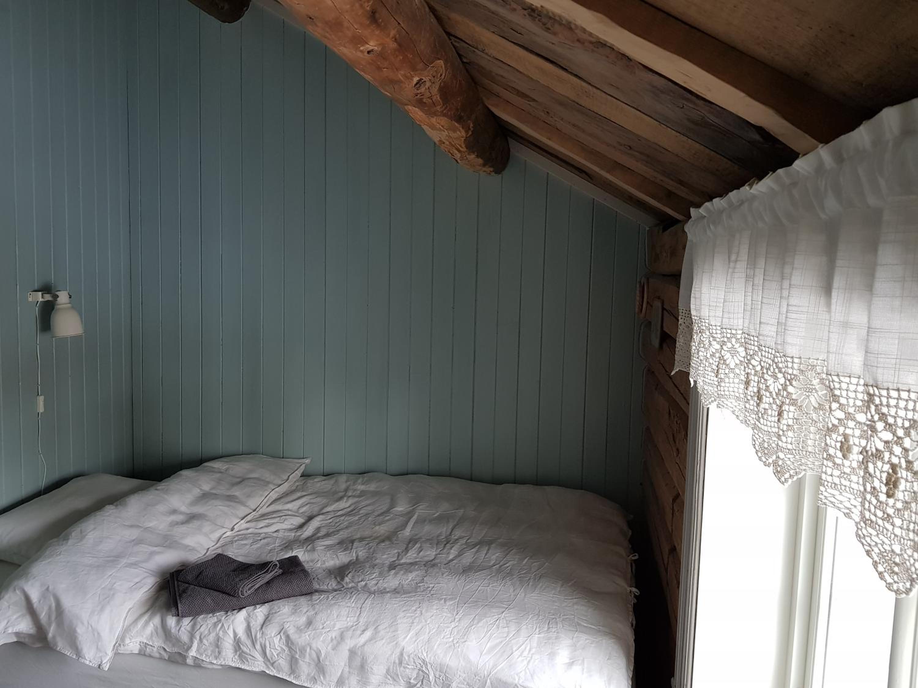 Four-Bedroom House - Photo 18