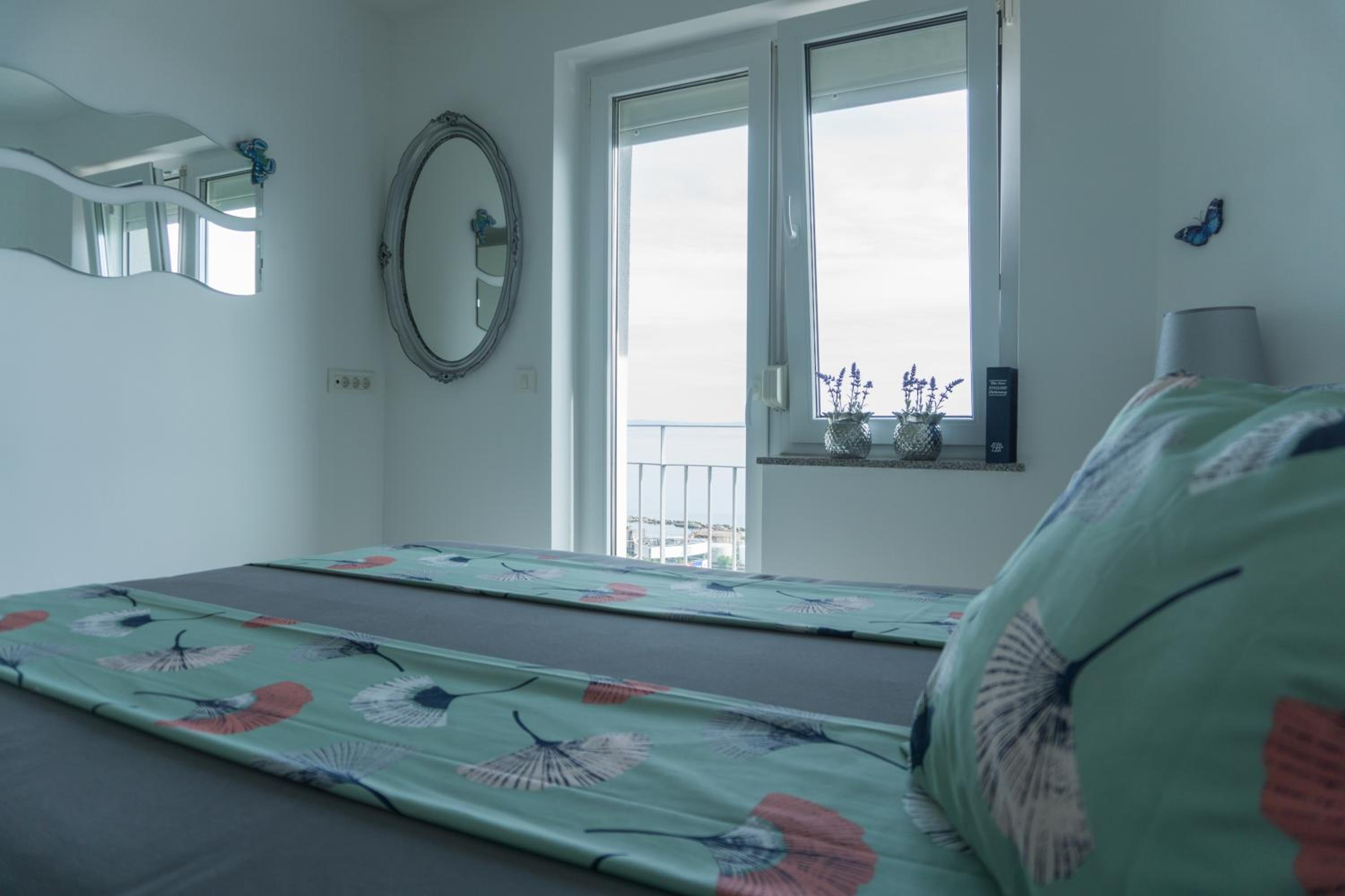 Apartment with Sea View - Photo 19