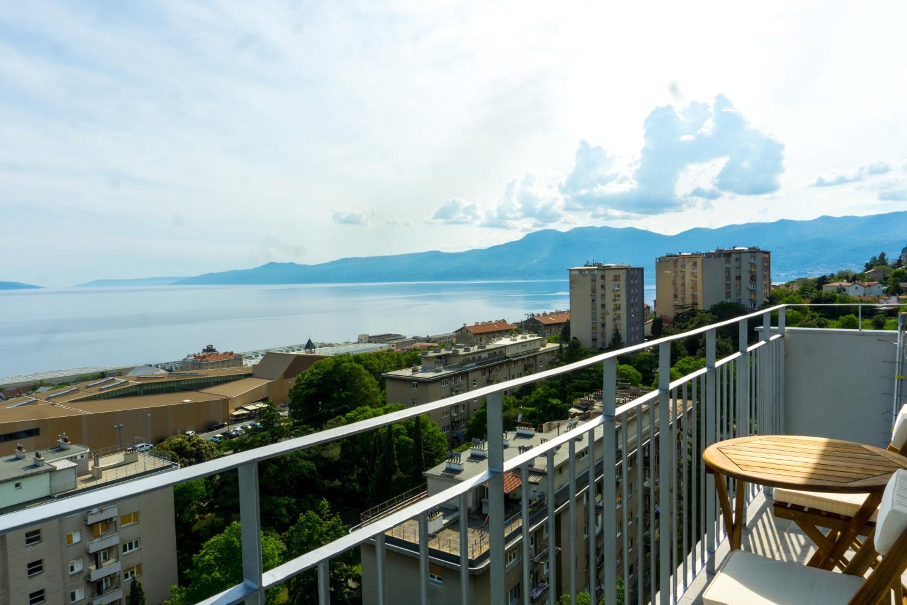 Apartment with Sea View - Photo 49