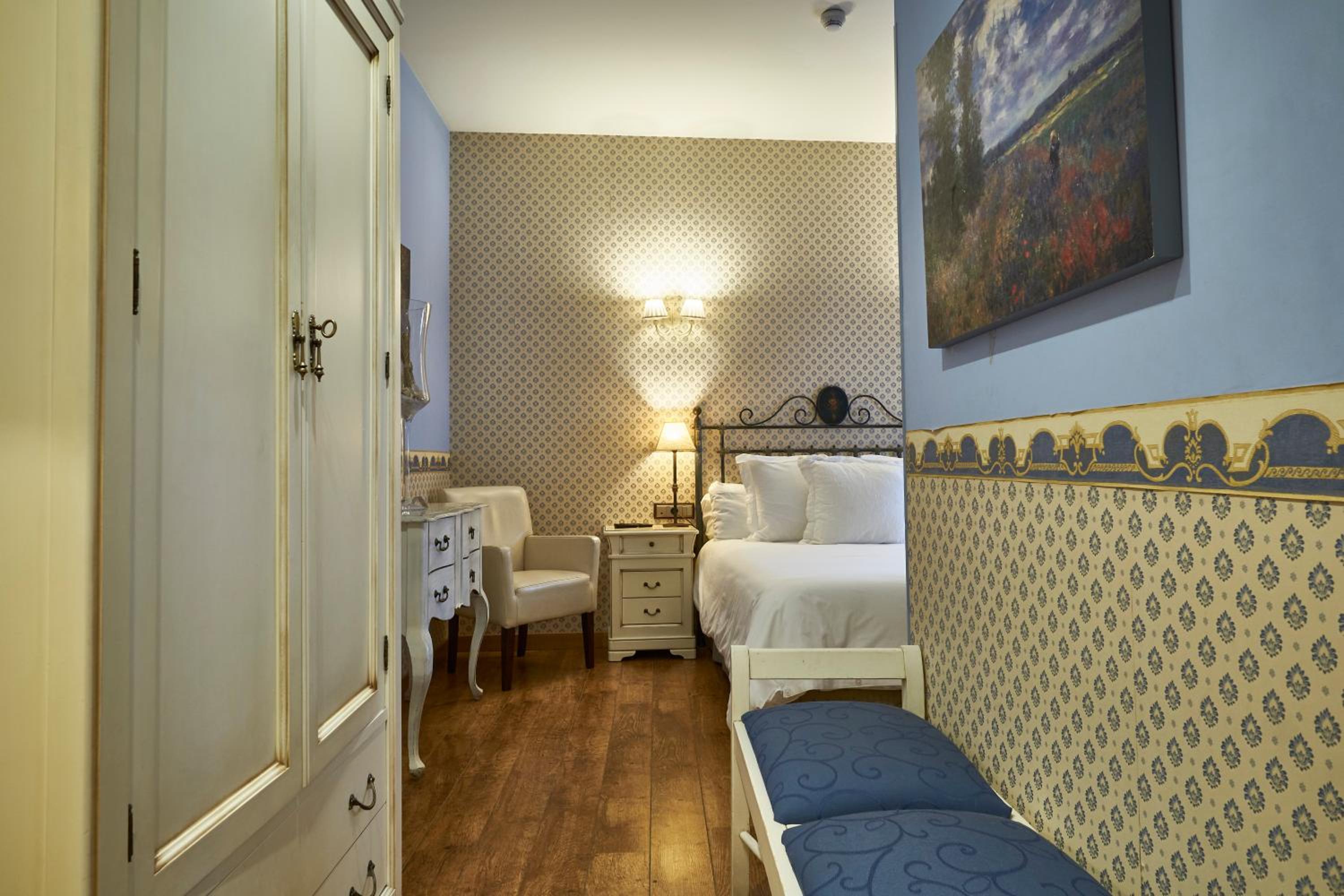 Double Room - Photo 1