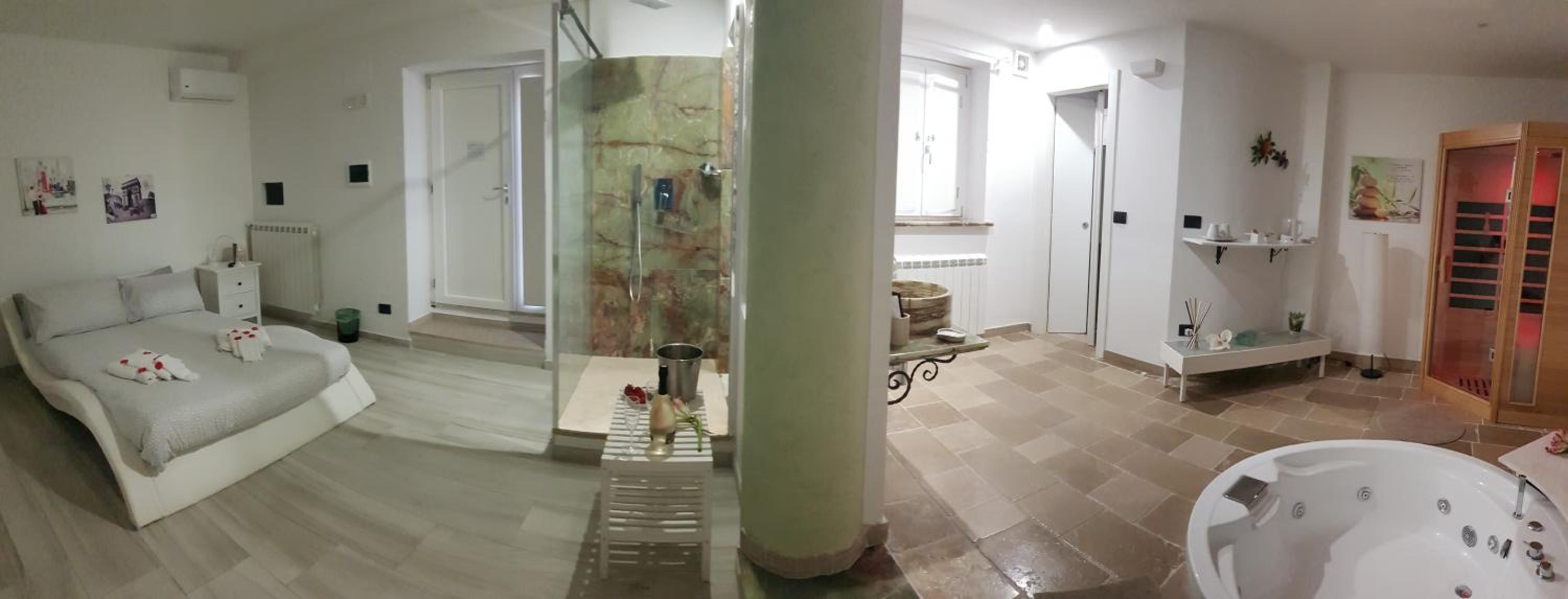 Suite with Sauna - Photo 14