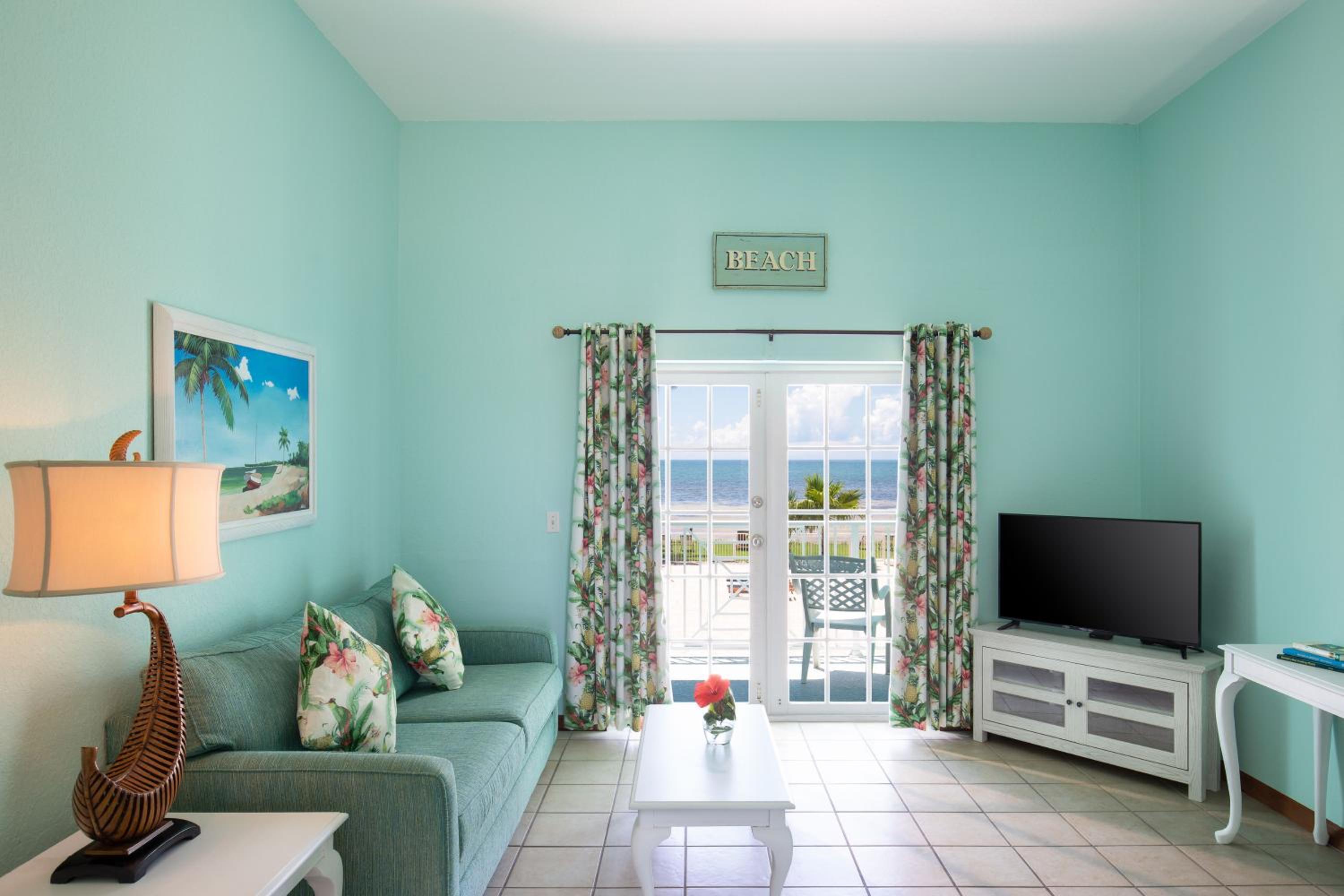 Conch House Two Bedroom Suite With 1.5 Bathrooms