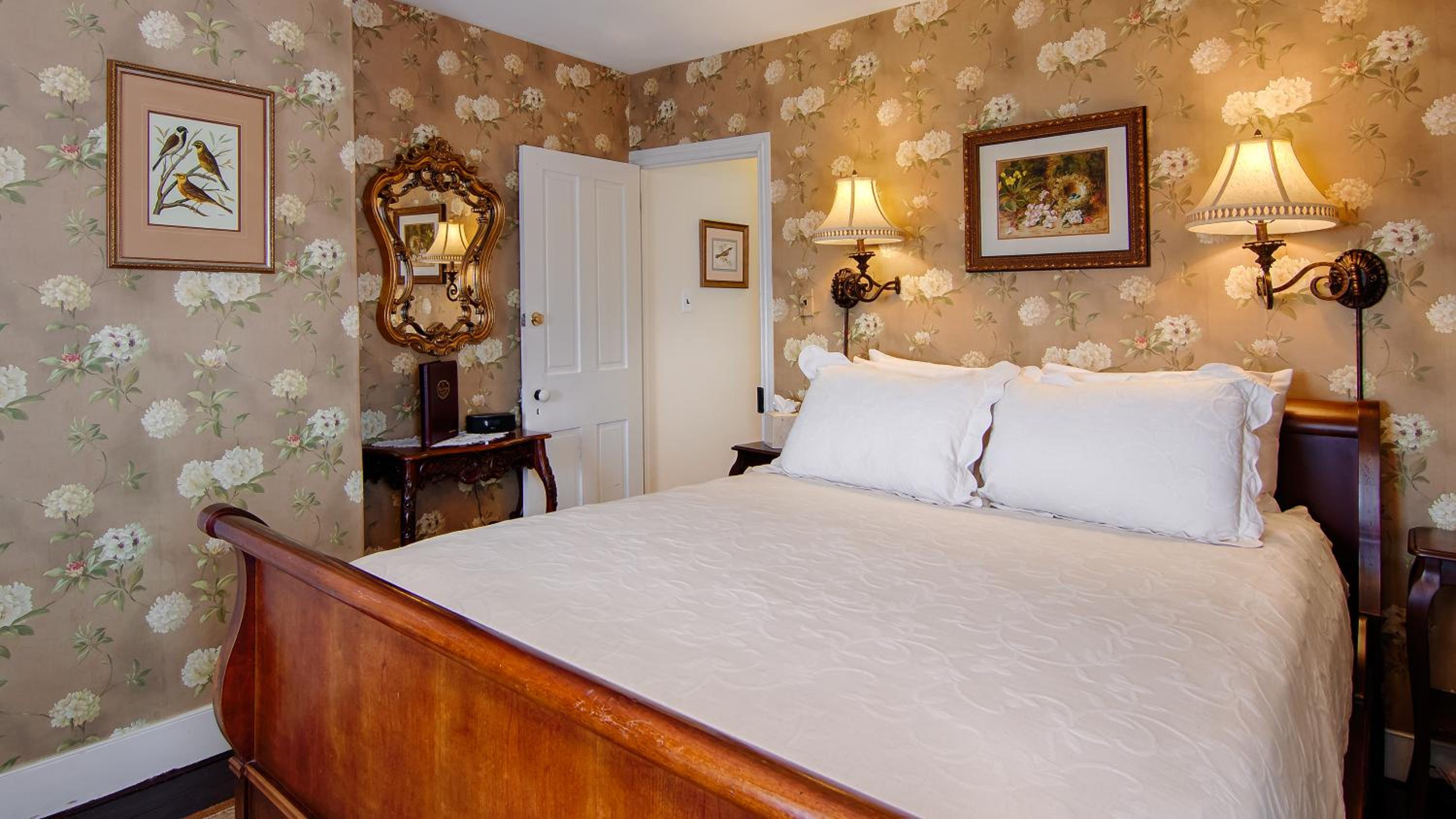 Deluxe King Suite