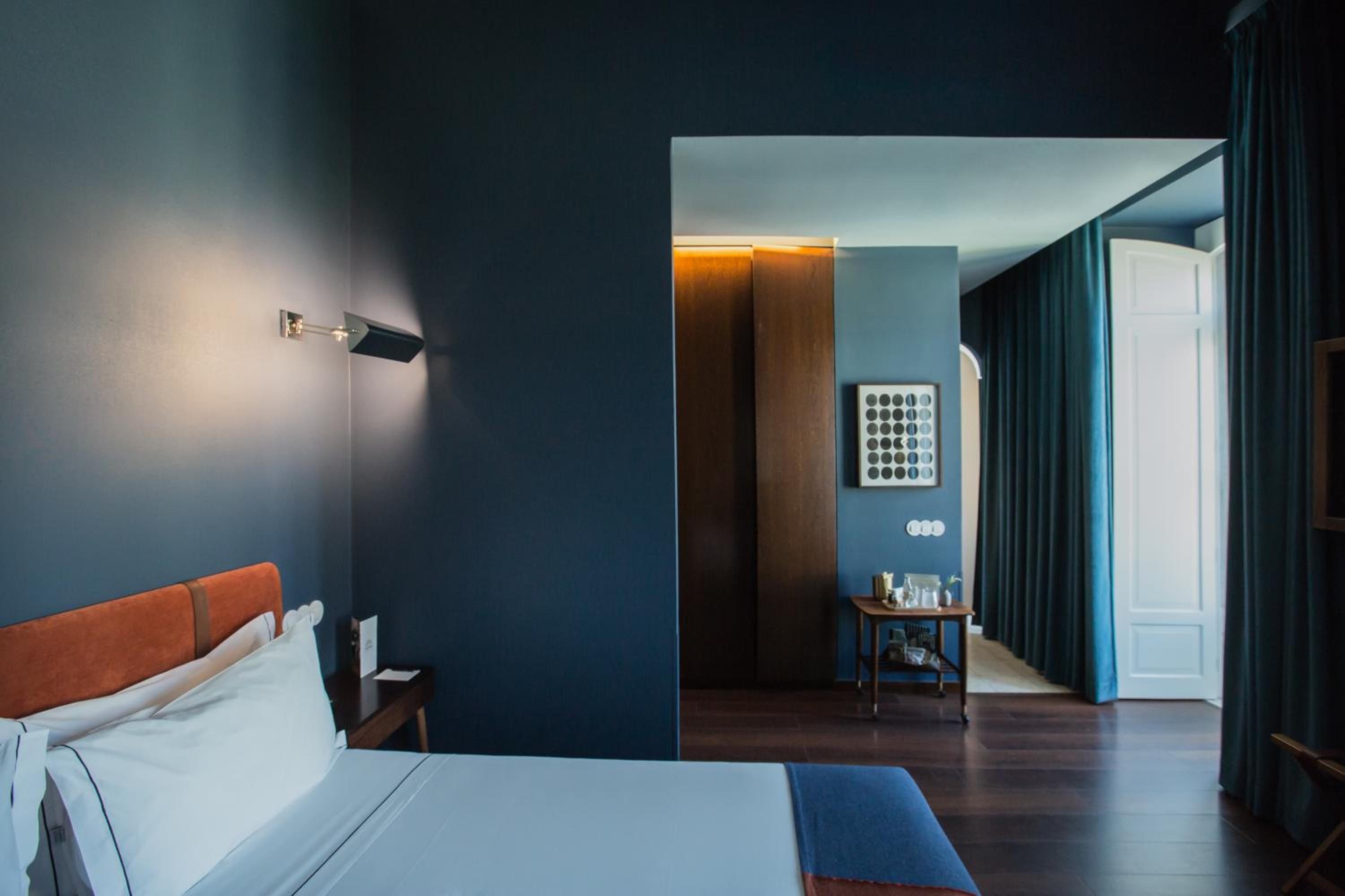 Deluxe Double or Twin Room with City View - Photo 5