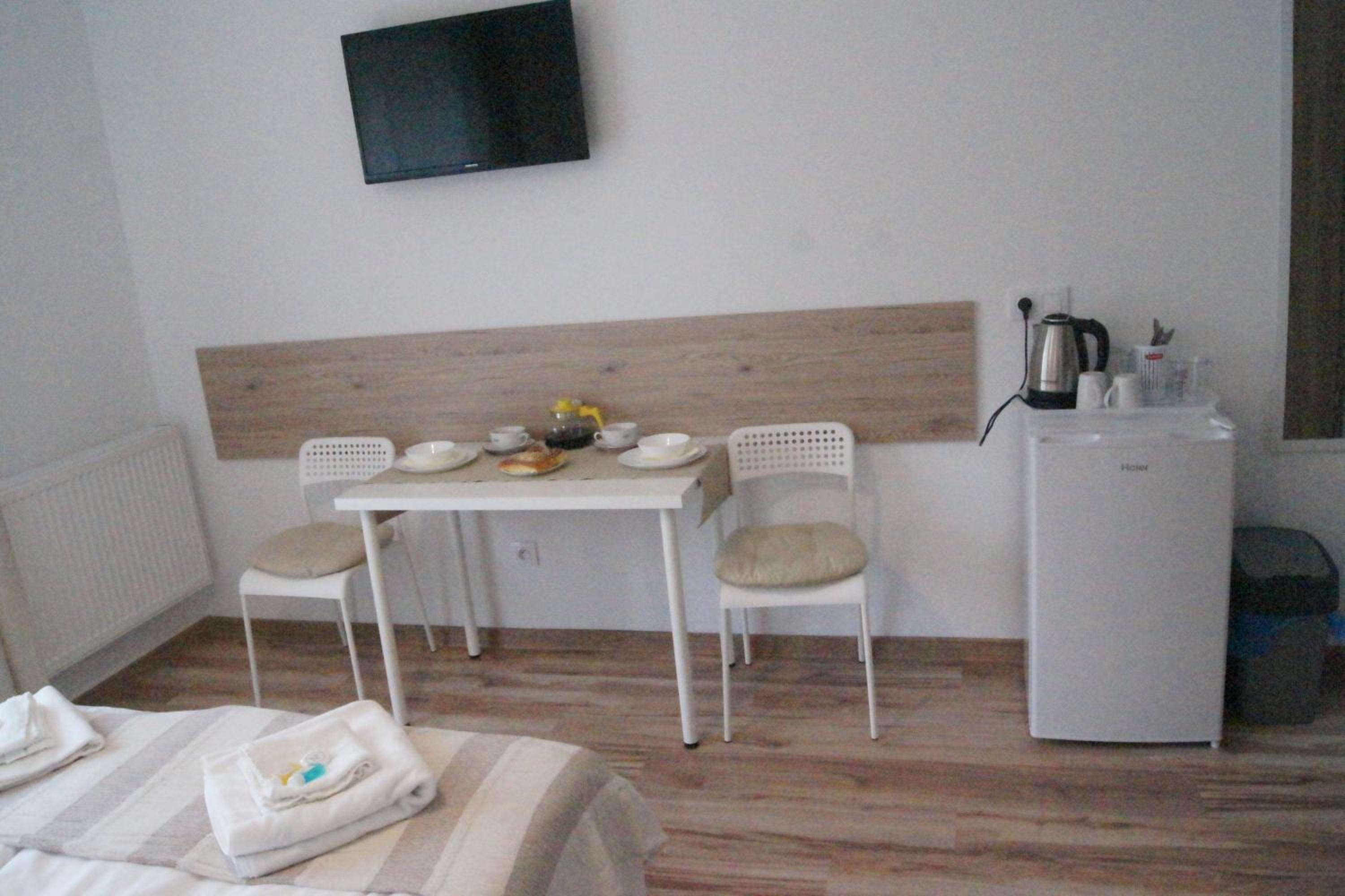 Double Room - Photo 5