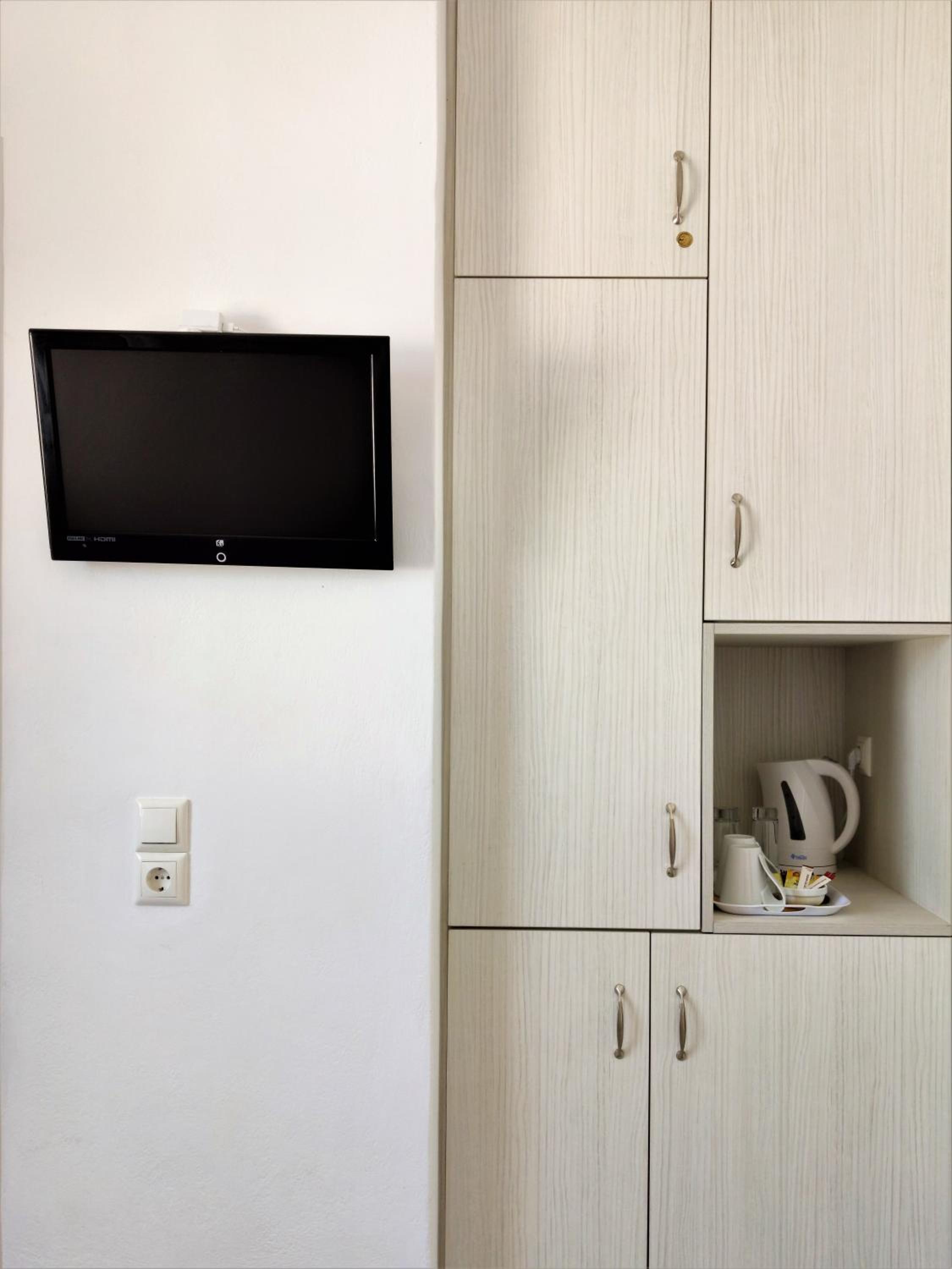 Double or Twin Room - Photo 5