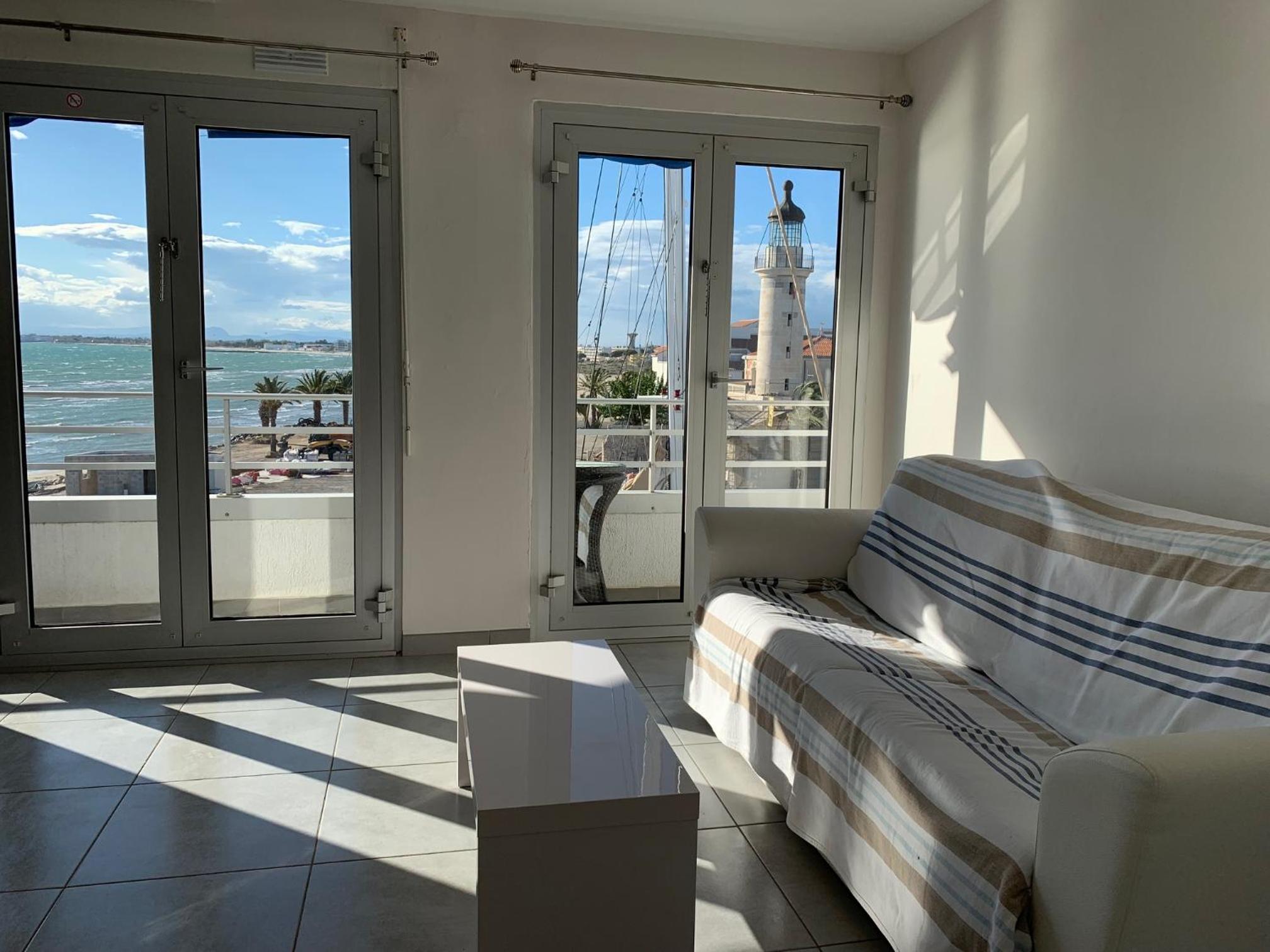 Apartment with Sea View photo 2