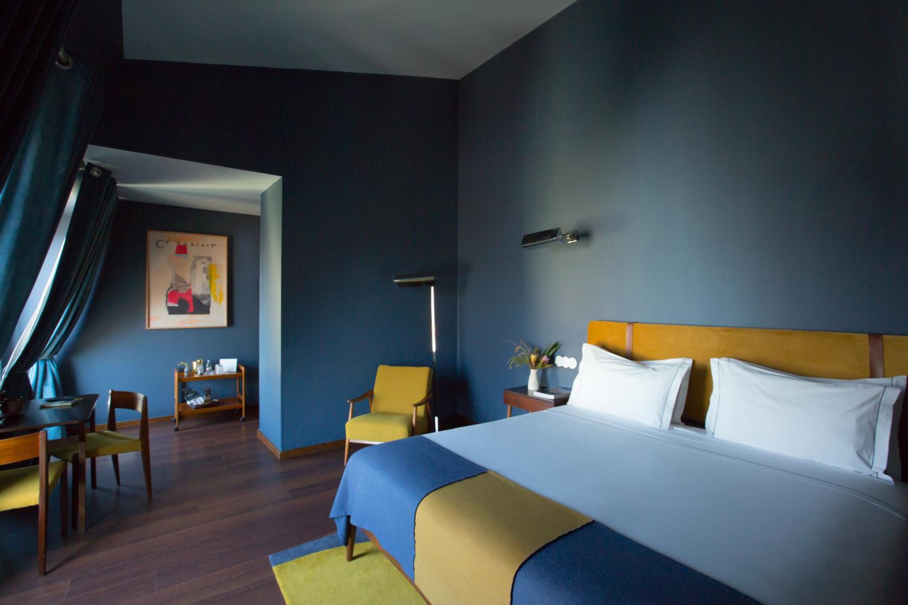 Deluxe Double or Twin Room with City View - Photo 6