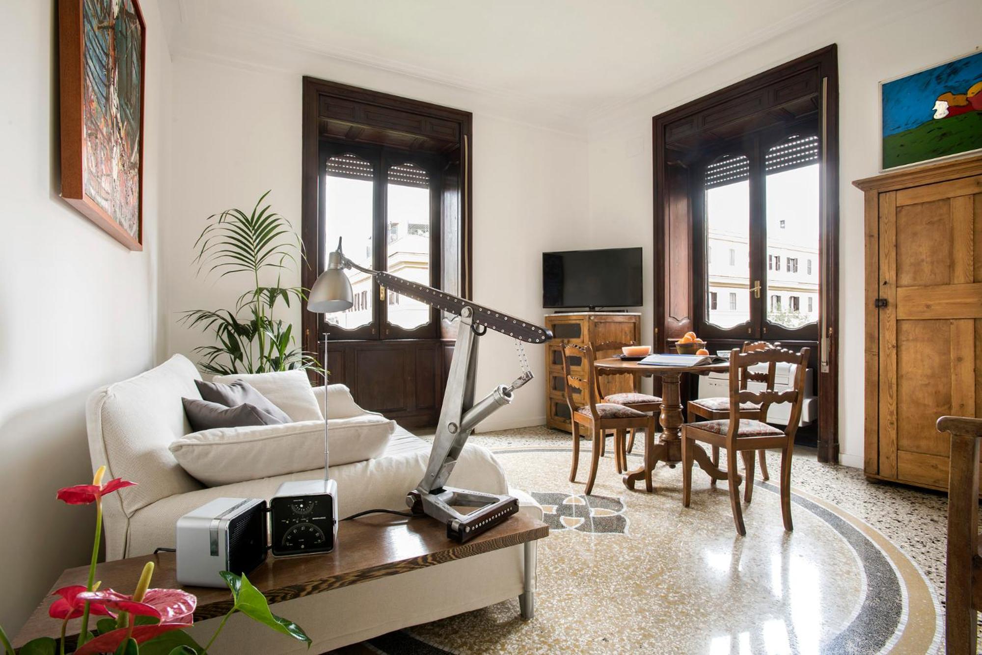 One-Bedroom Apartment