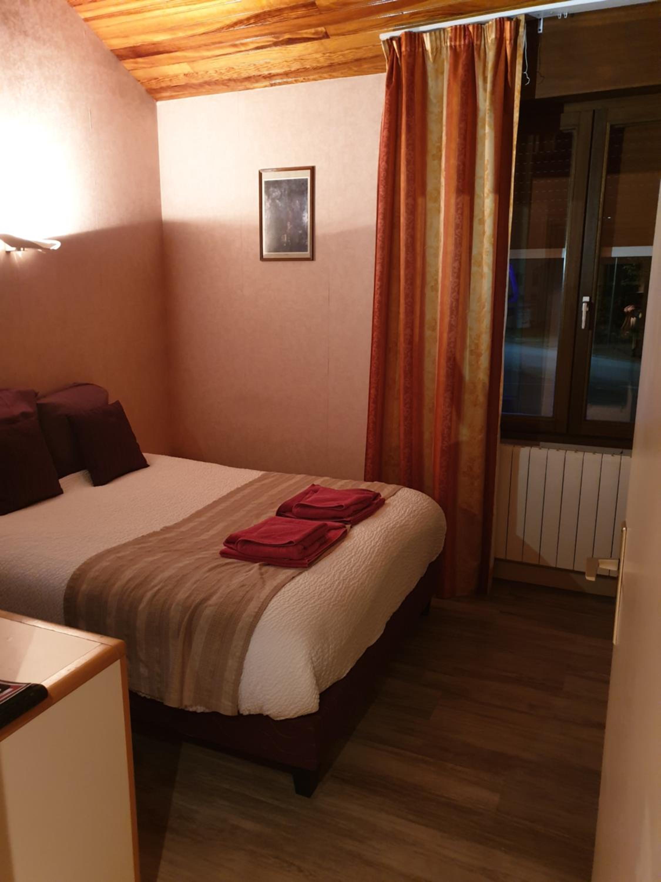 Small Double Room - Photo 6