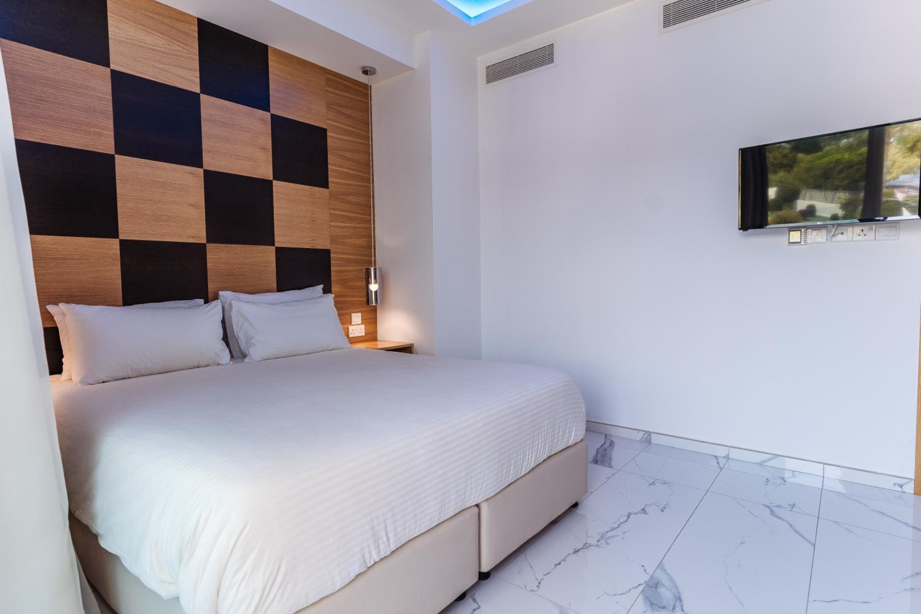 Executive One-Bedroom Suite Mountain View - Adults Only
