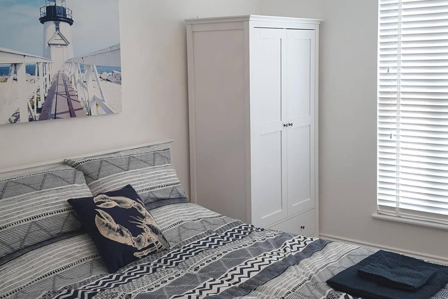 One-Bedroom Apartment photo 2