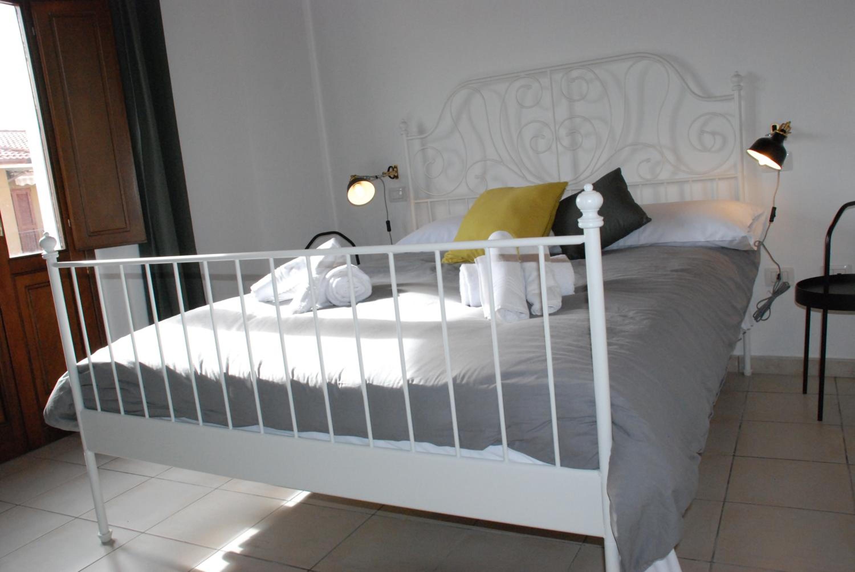 Economy Double Room - Photo 8