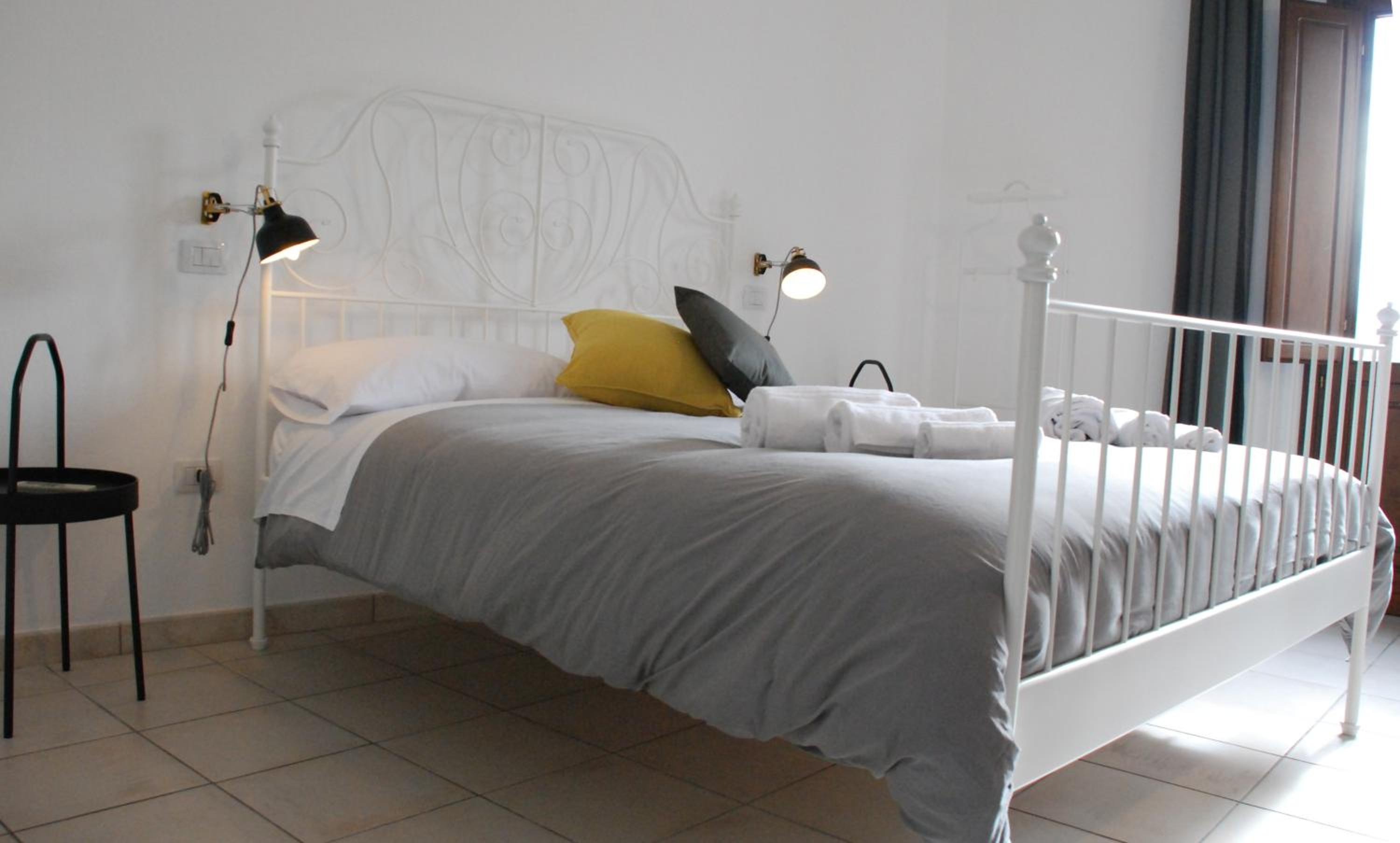 Economy Double Room - Photo 10