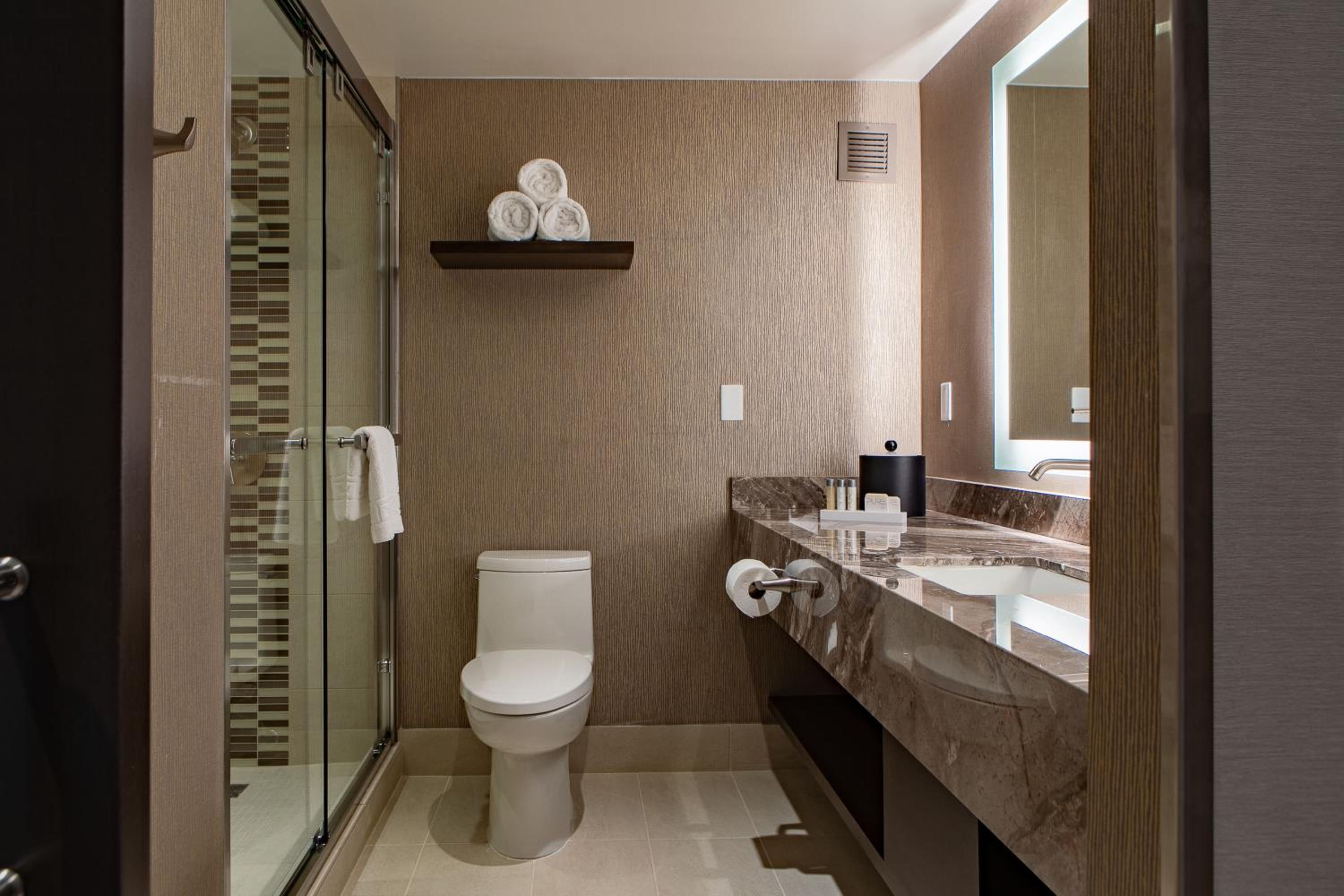 HORSESHOE JUNIOR SUITE 1 KING NON-SMOKING - Photo 2