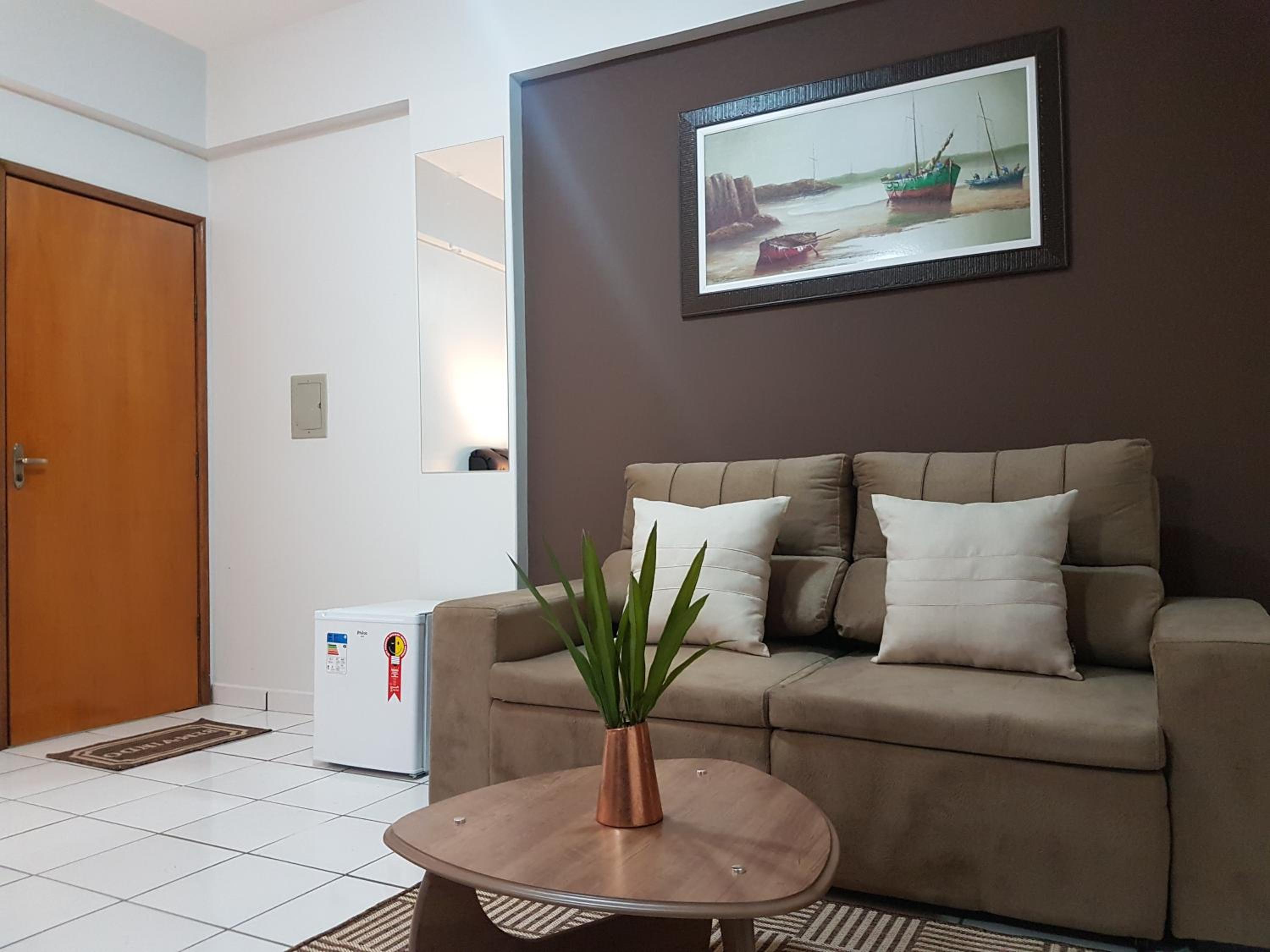 Deluxe King Suite - Photo 8