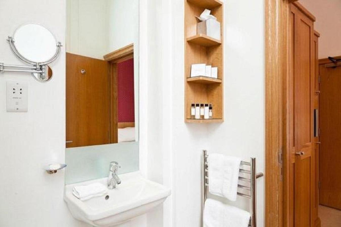 Standard Single Room photo 3